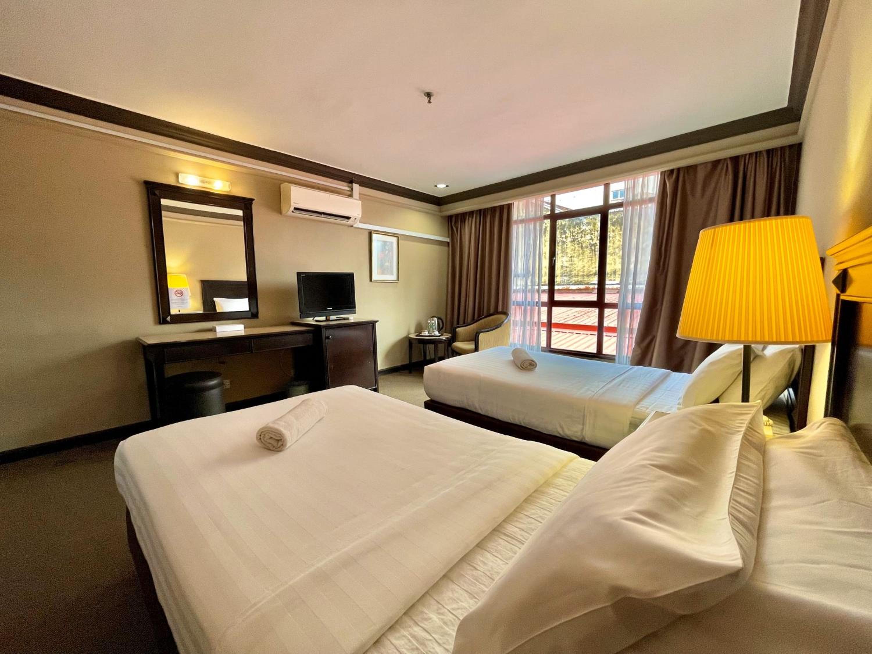 Standard Twin Room - Photo 7