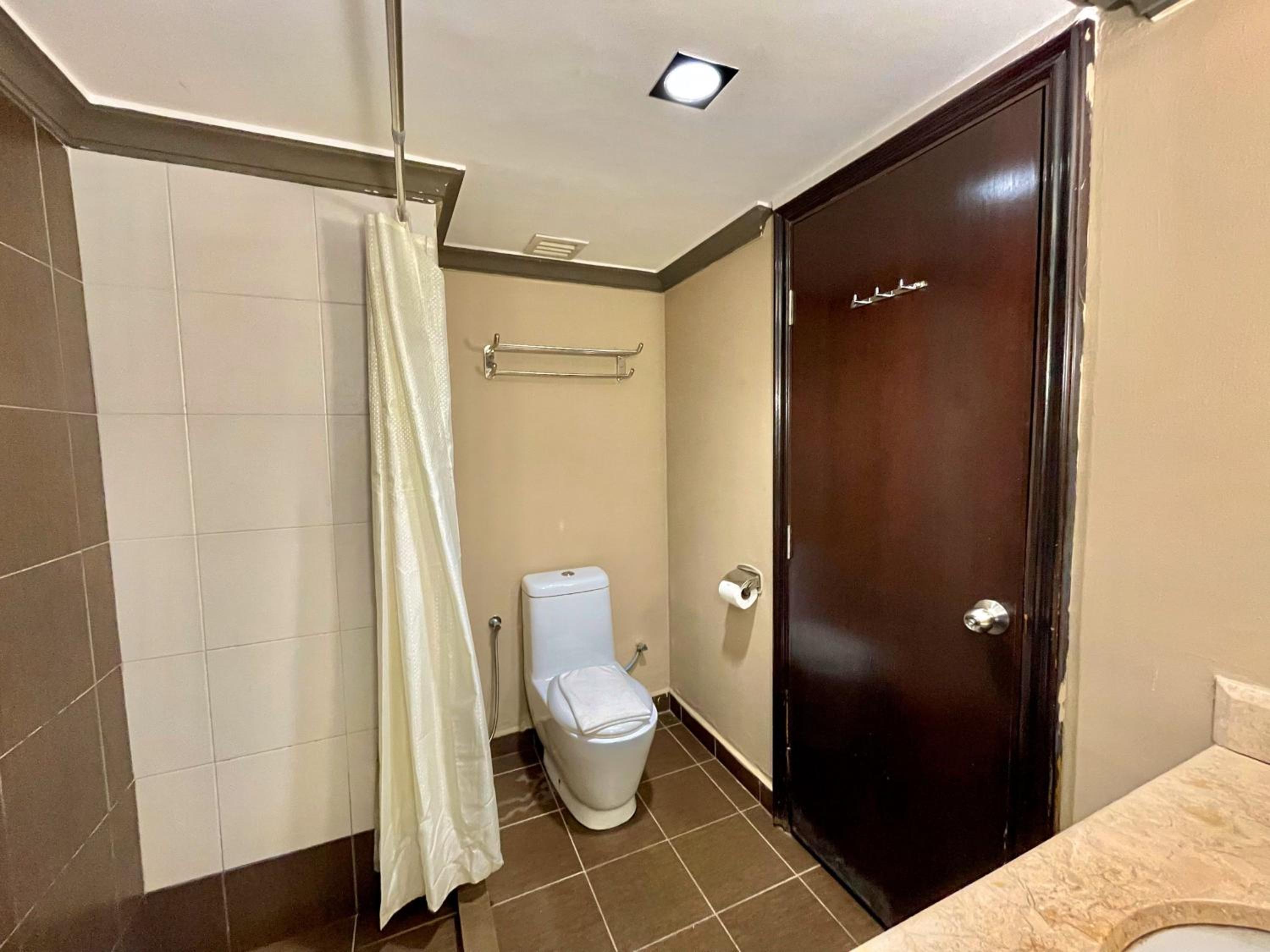 Deluxe Twin Room - Photo 21