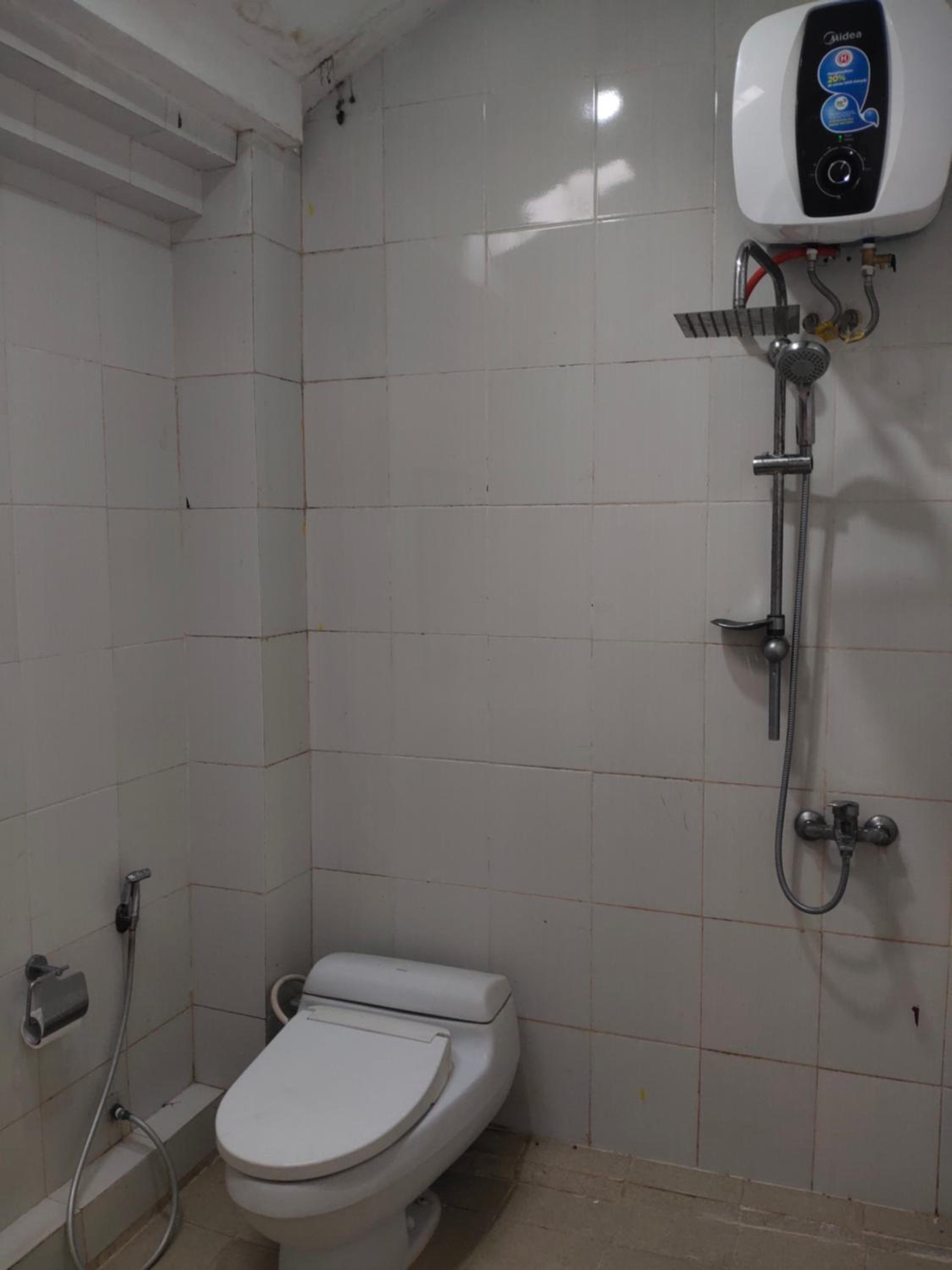 Standard Twin Room - Photo 2