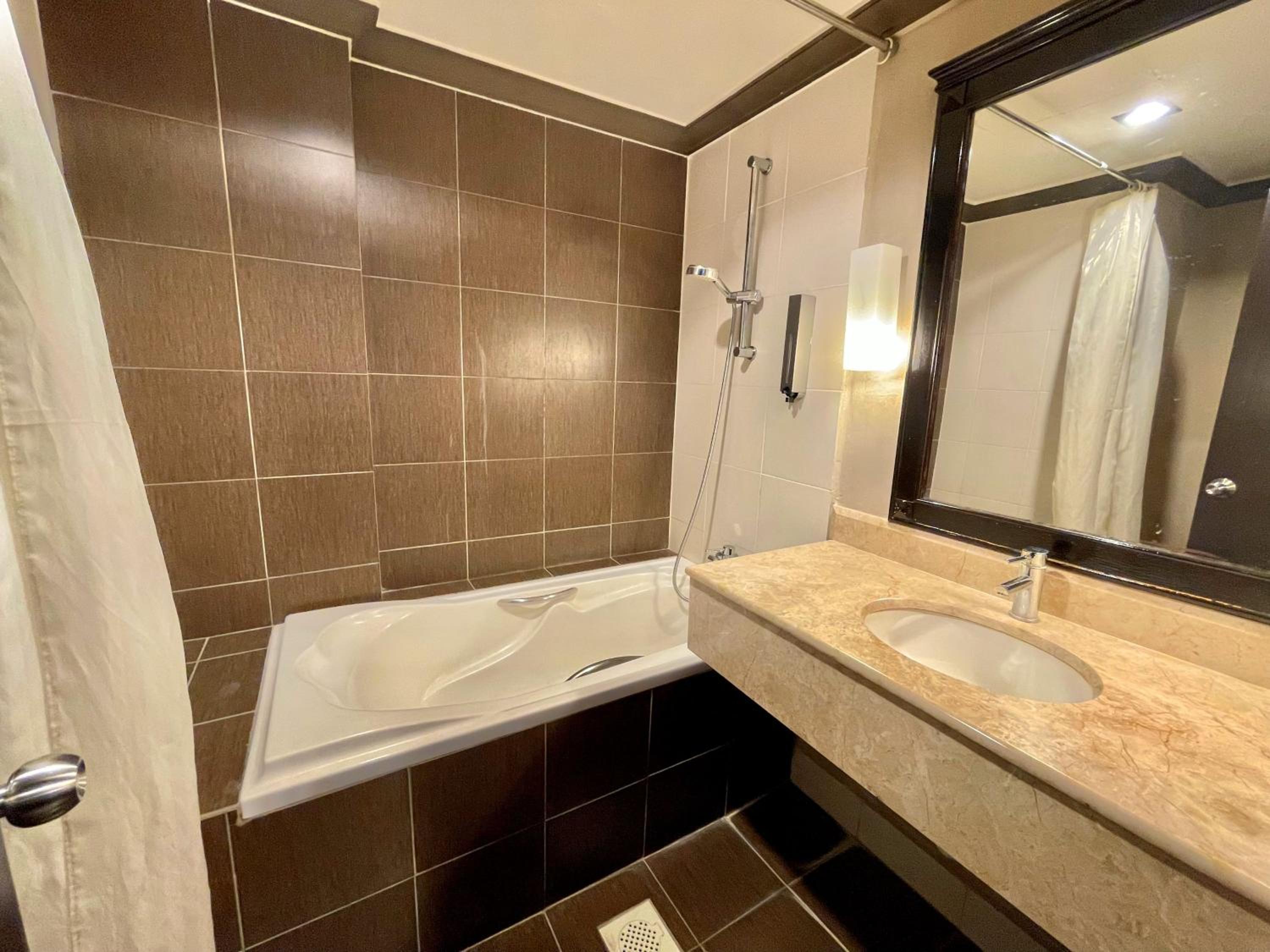 Deluxe Triple Room - Photo 6