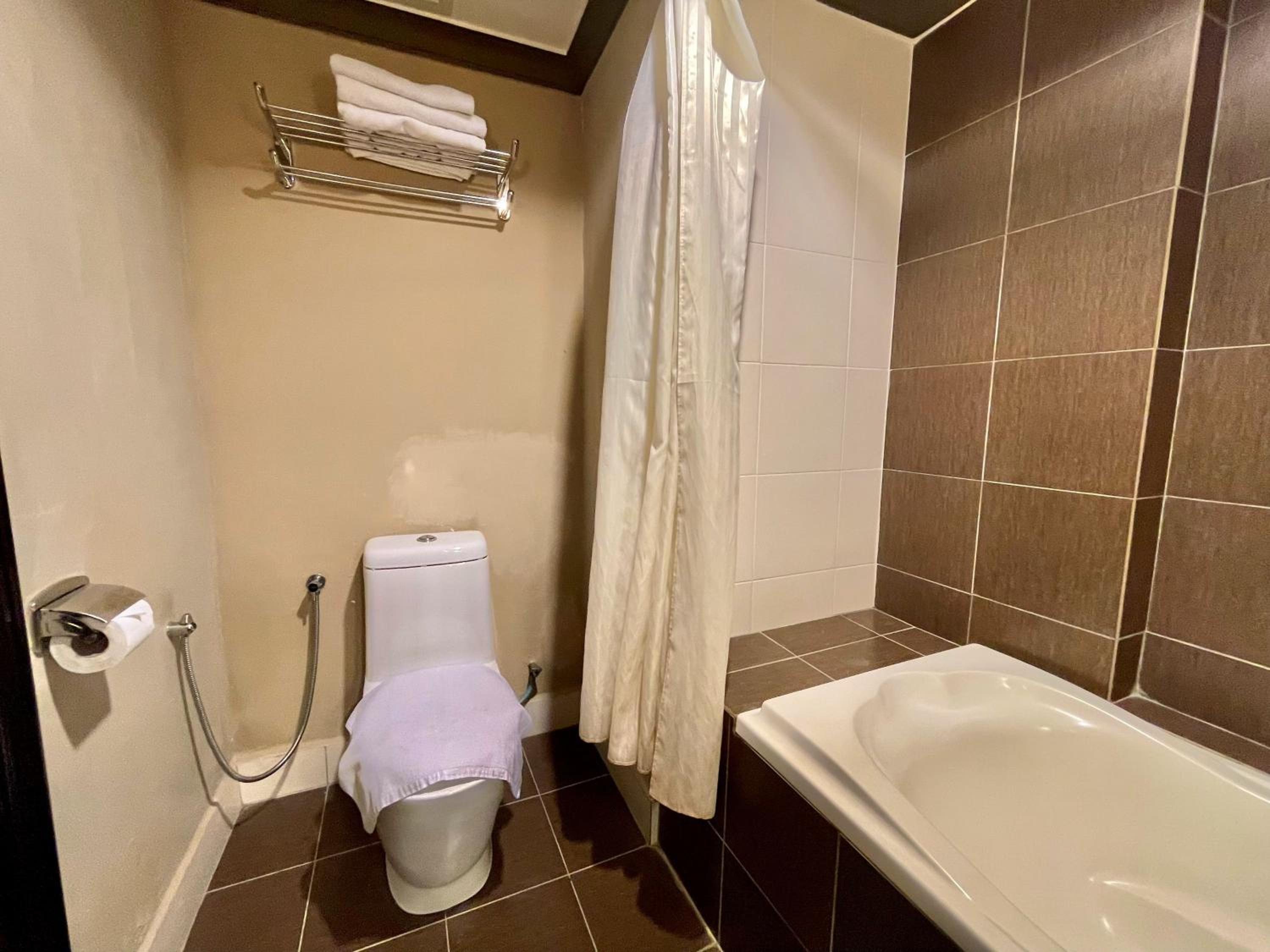 Deluxe Triple Room - Photo 5
