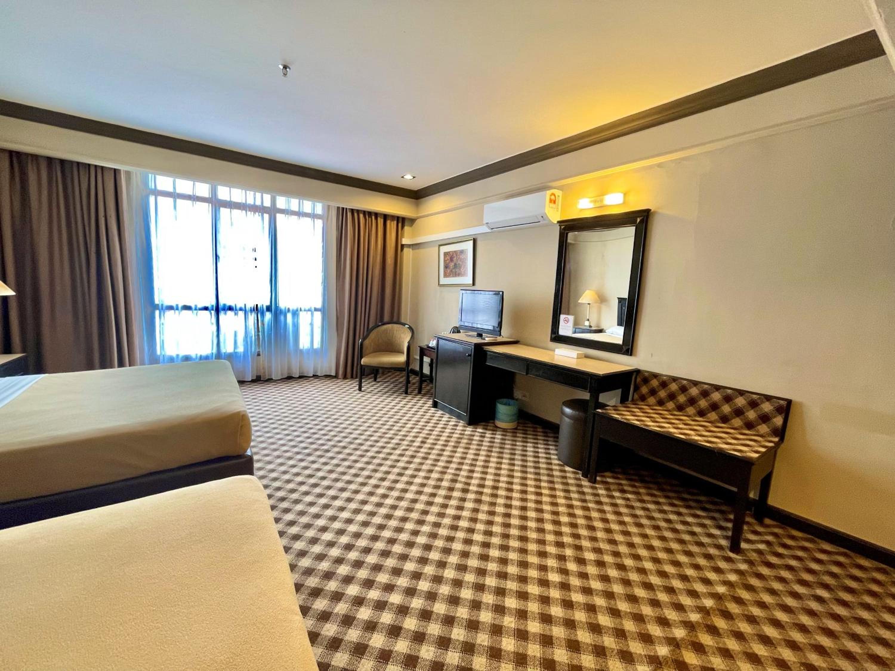 Deluxe Family Room - Photo 9