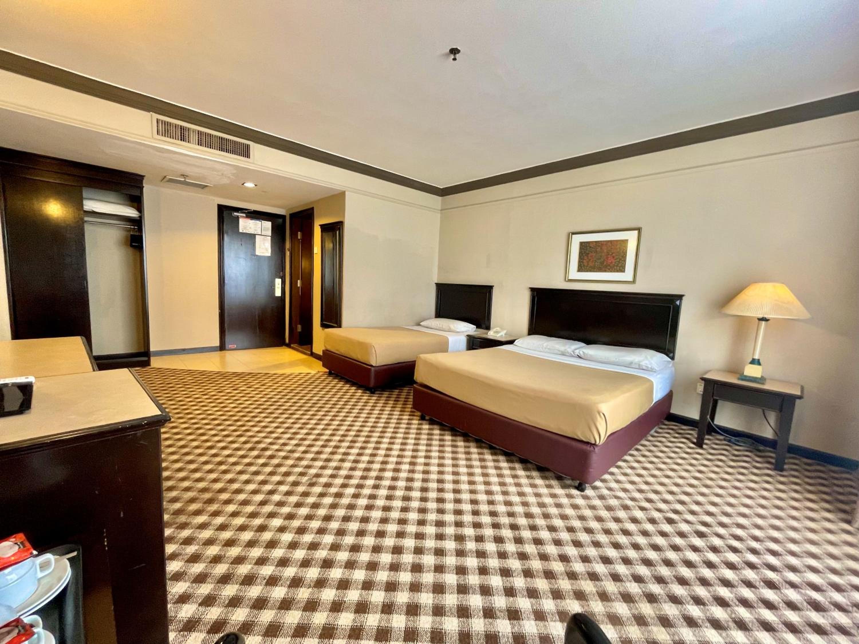 Deluxe Triple Room - Photo 4