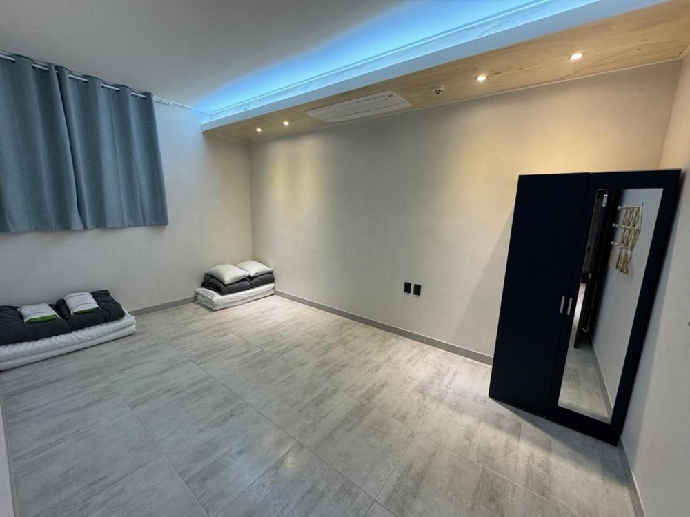 Family Room - Photo 3