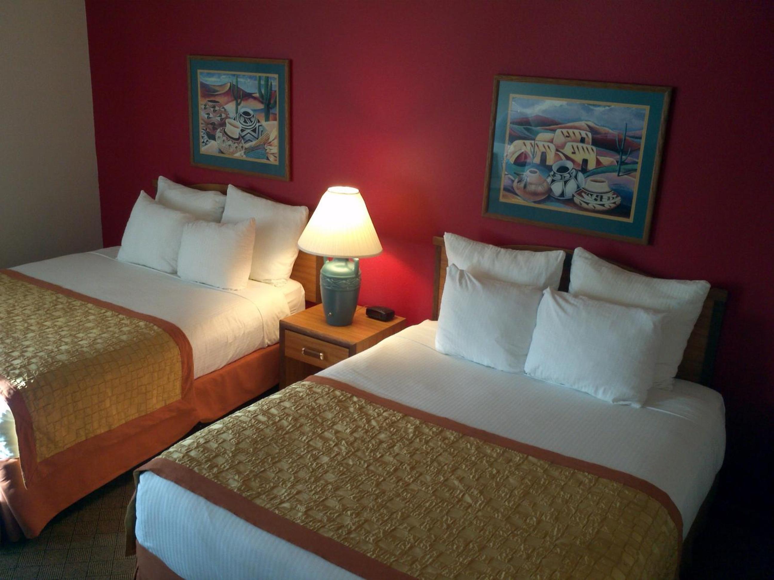 Queen Room with Two Queen Beds  Smoking photo 1