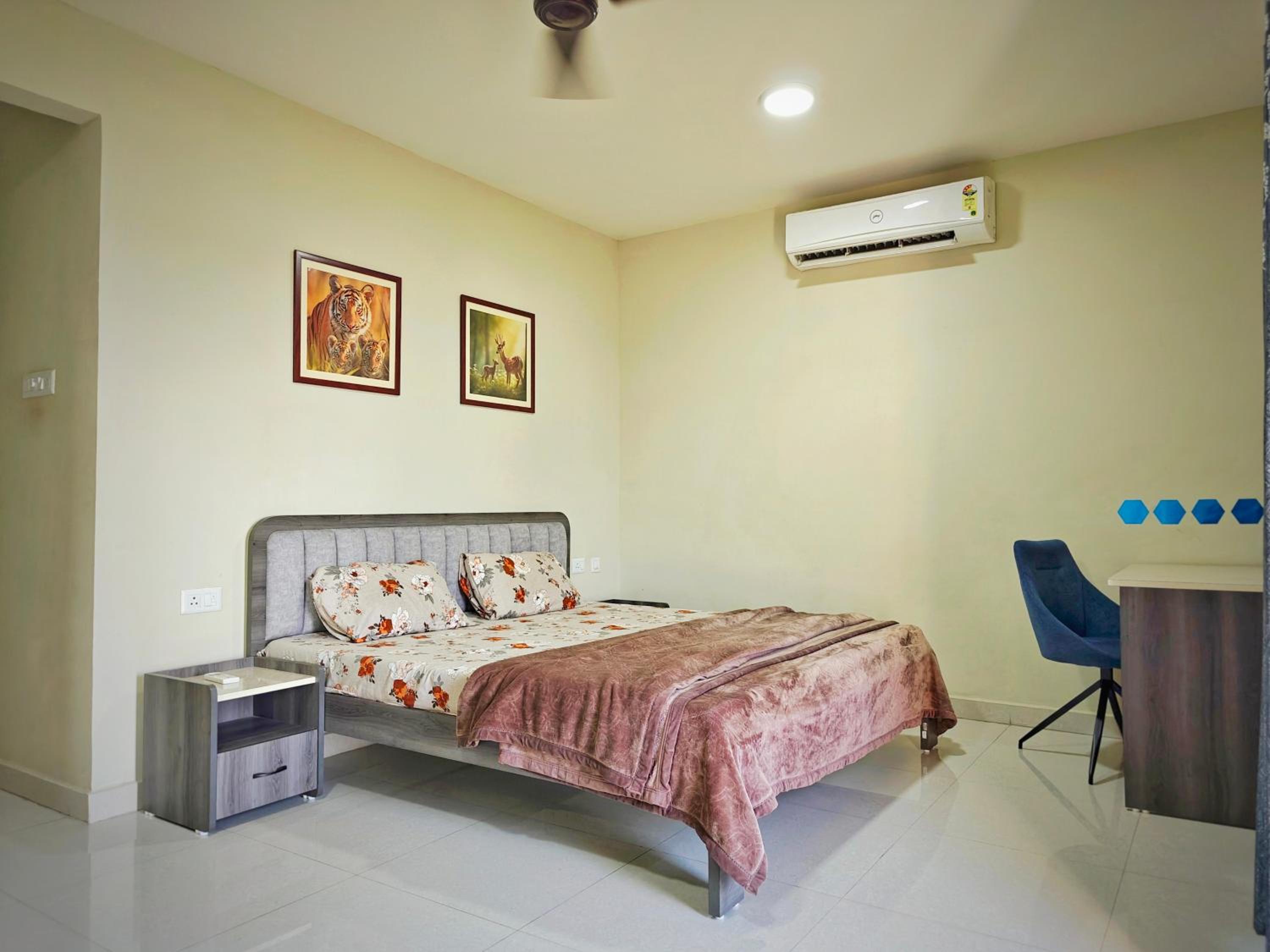 Three-Bedroom Apartment - High Floor photo 1