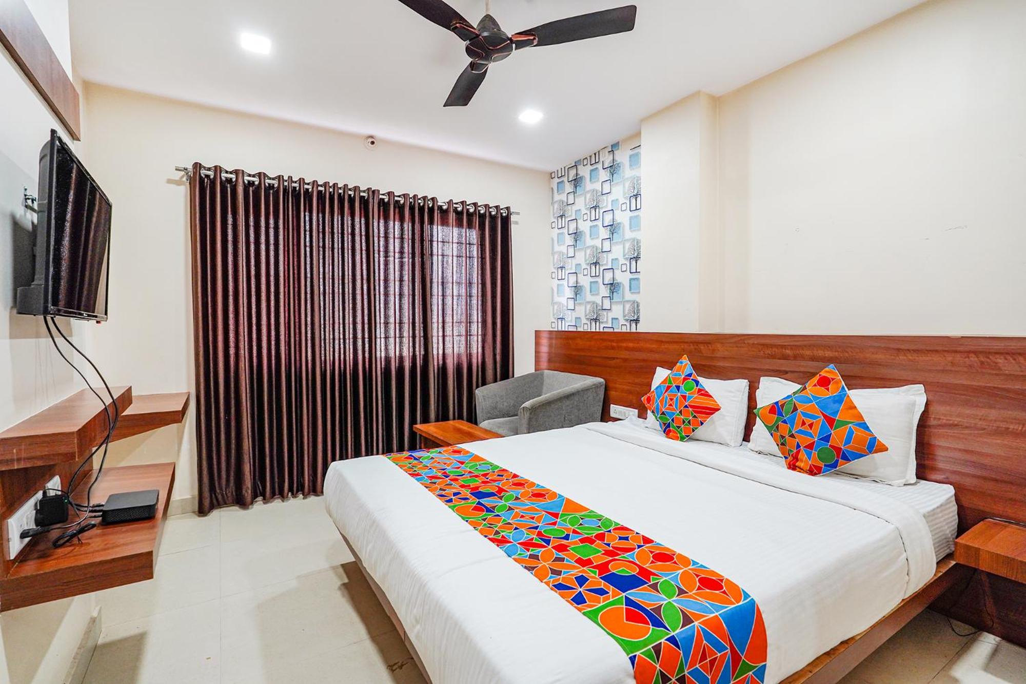 Deluxe Room - Photo 3