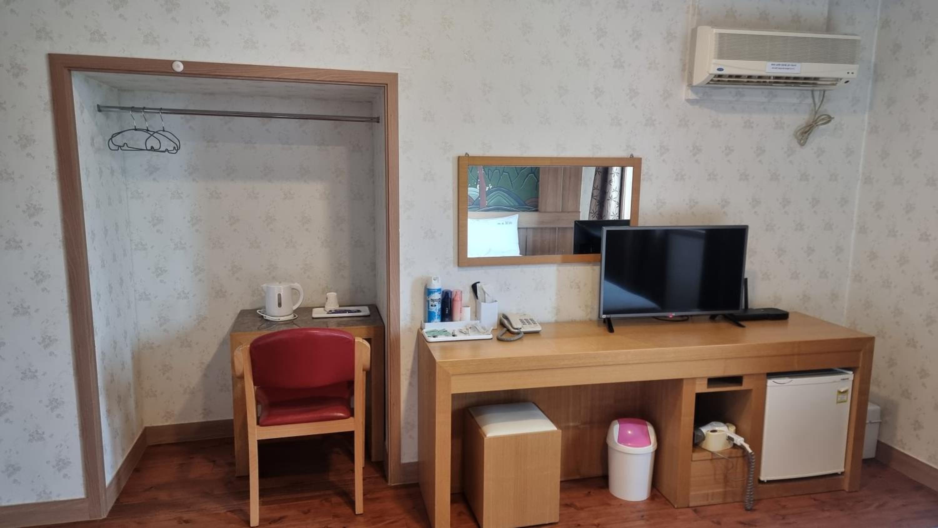 Deluxe Twin Room - Photo 6