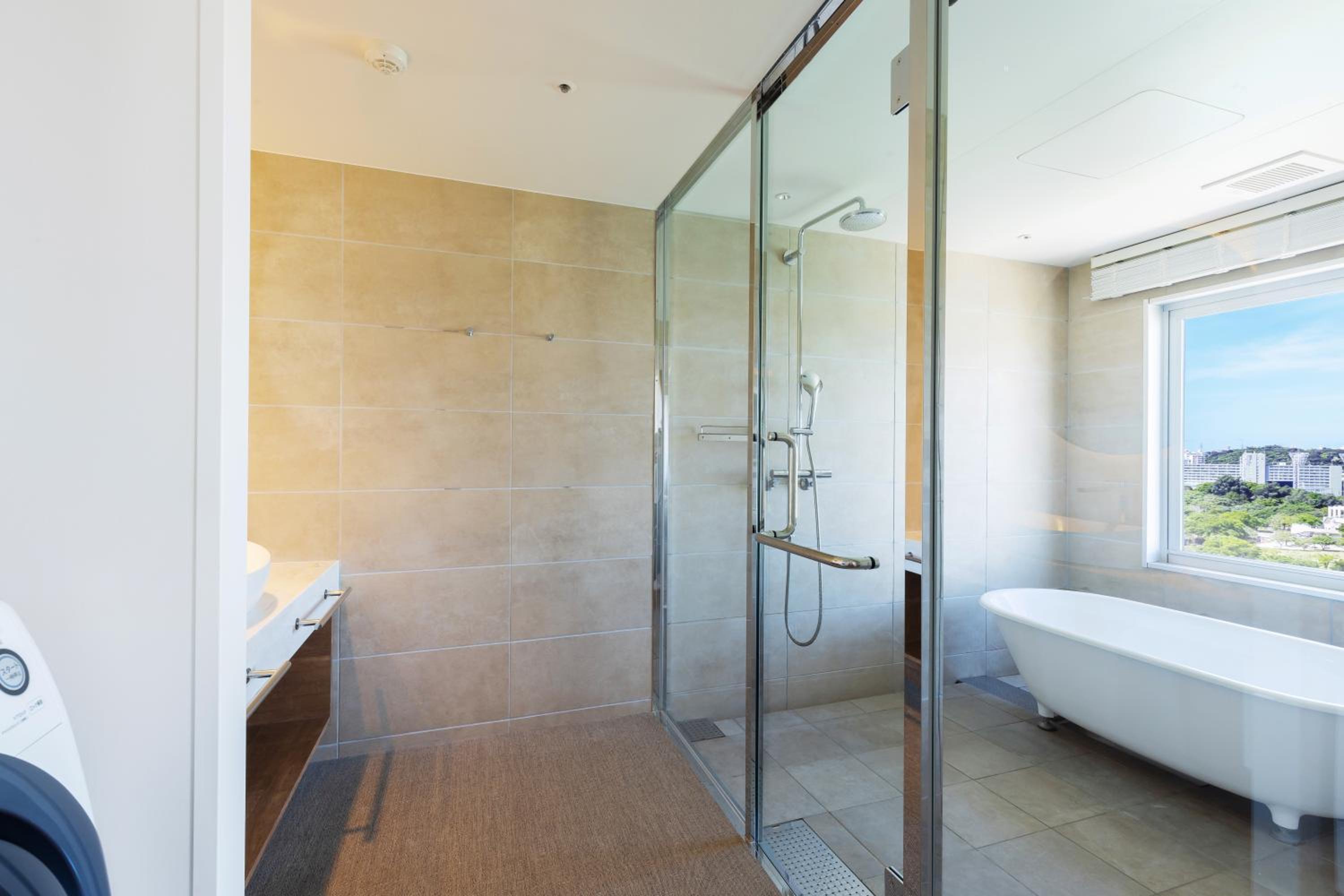 Premium Riverside Twin Room - Photo 10