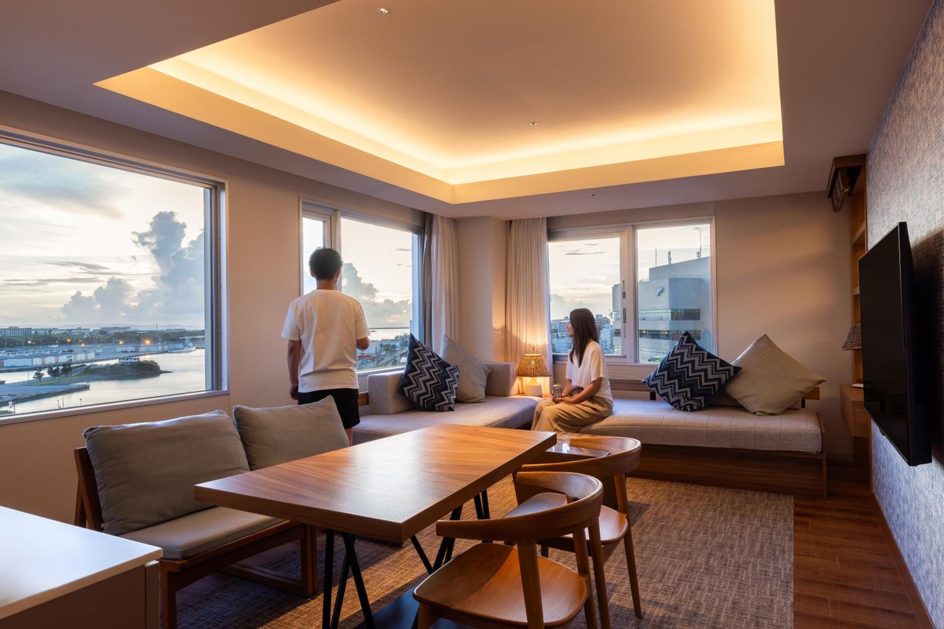 Premium Riverside Twin Room - Photo 15