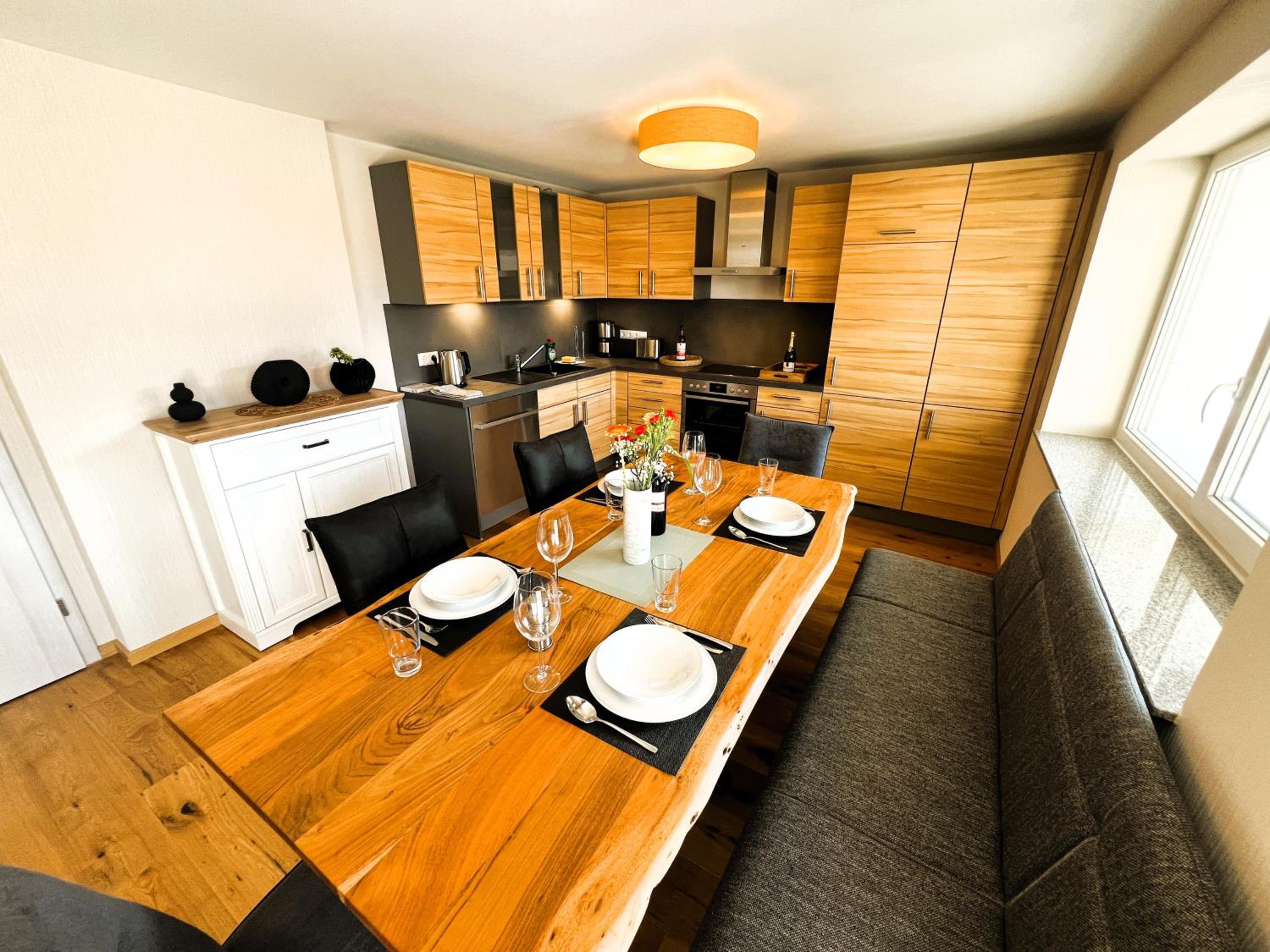Family Two-Bedroom Apartment with View photo 3