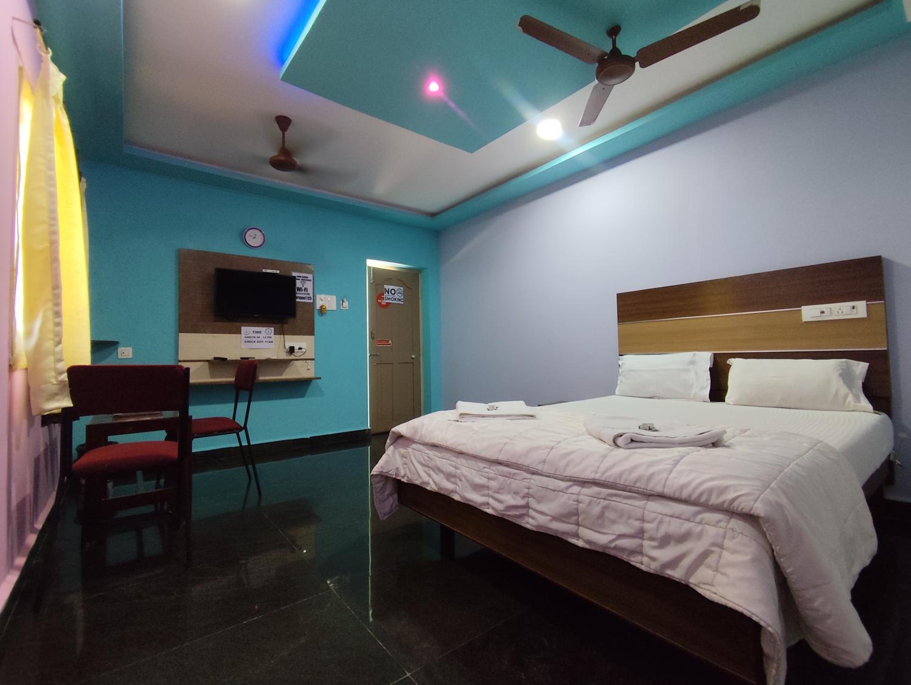 Budget Double Room photo 1