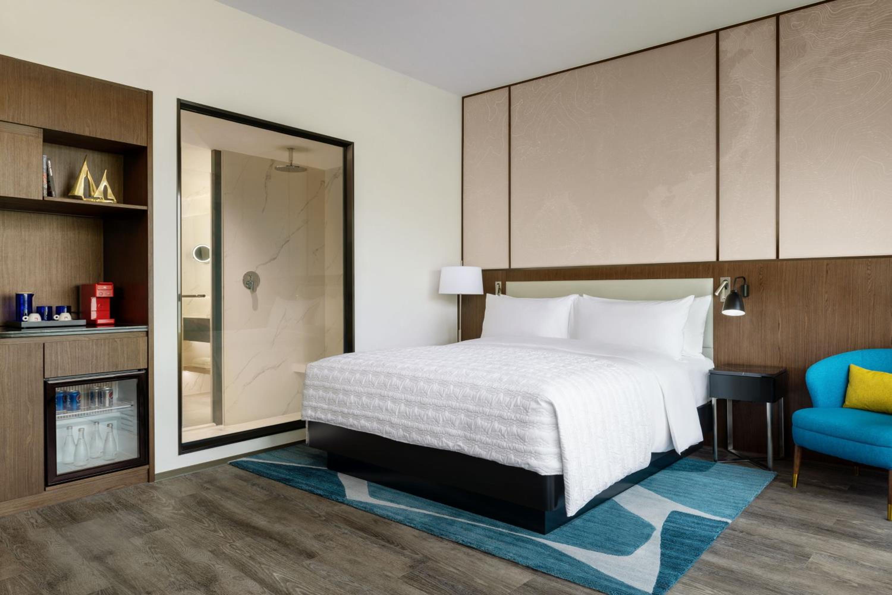 Larger Guest Room, 1 King Larger Guest Room, 1 King