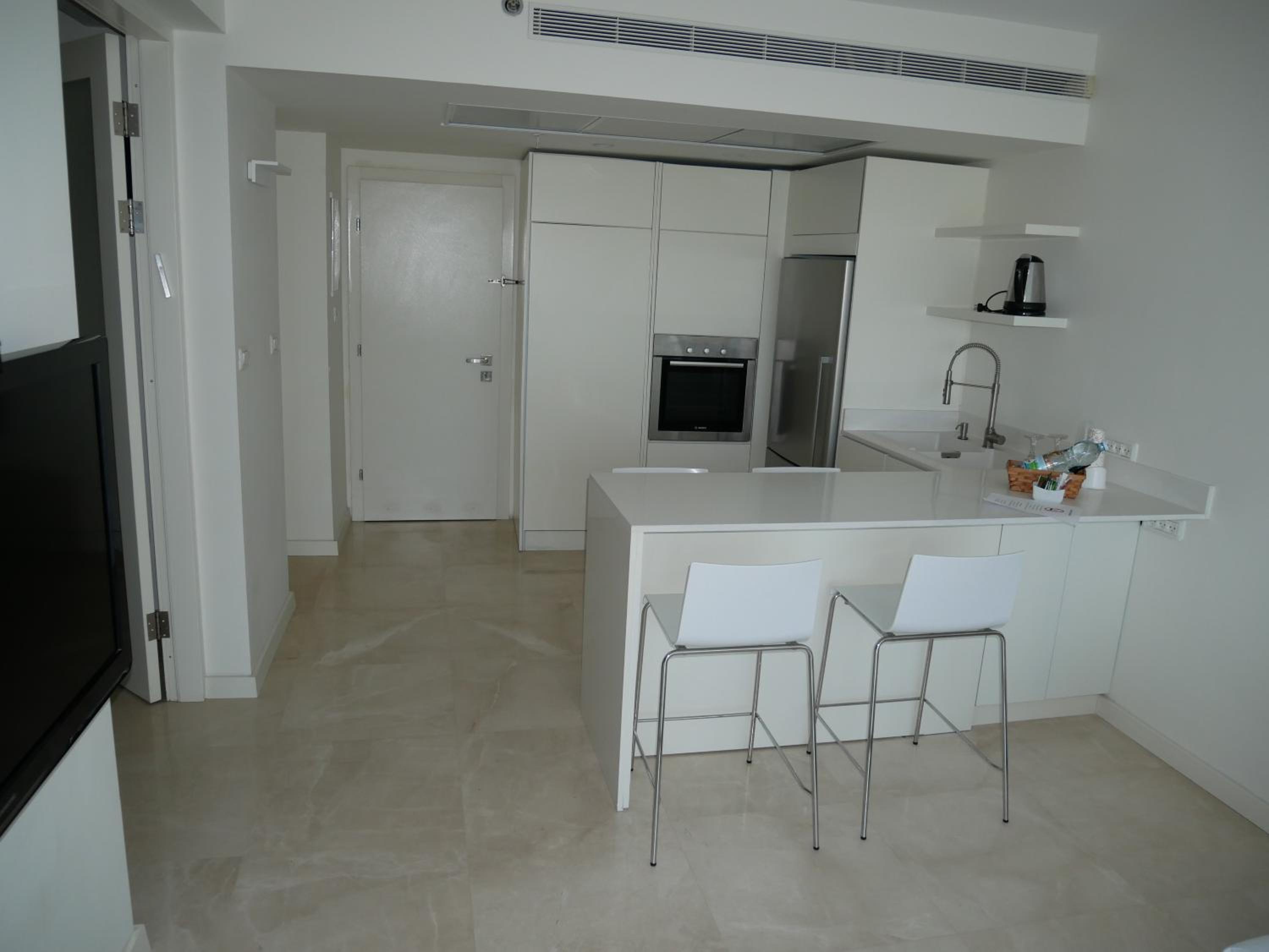 Deluxe Two-Bedroom Apartment with Garden View photo 1