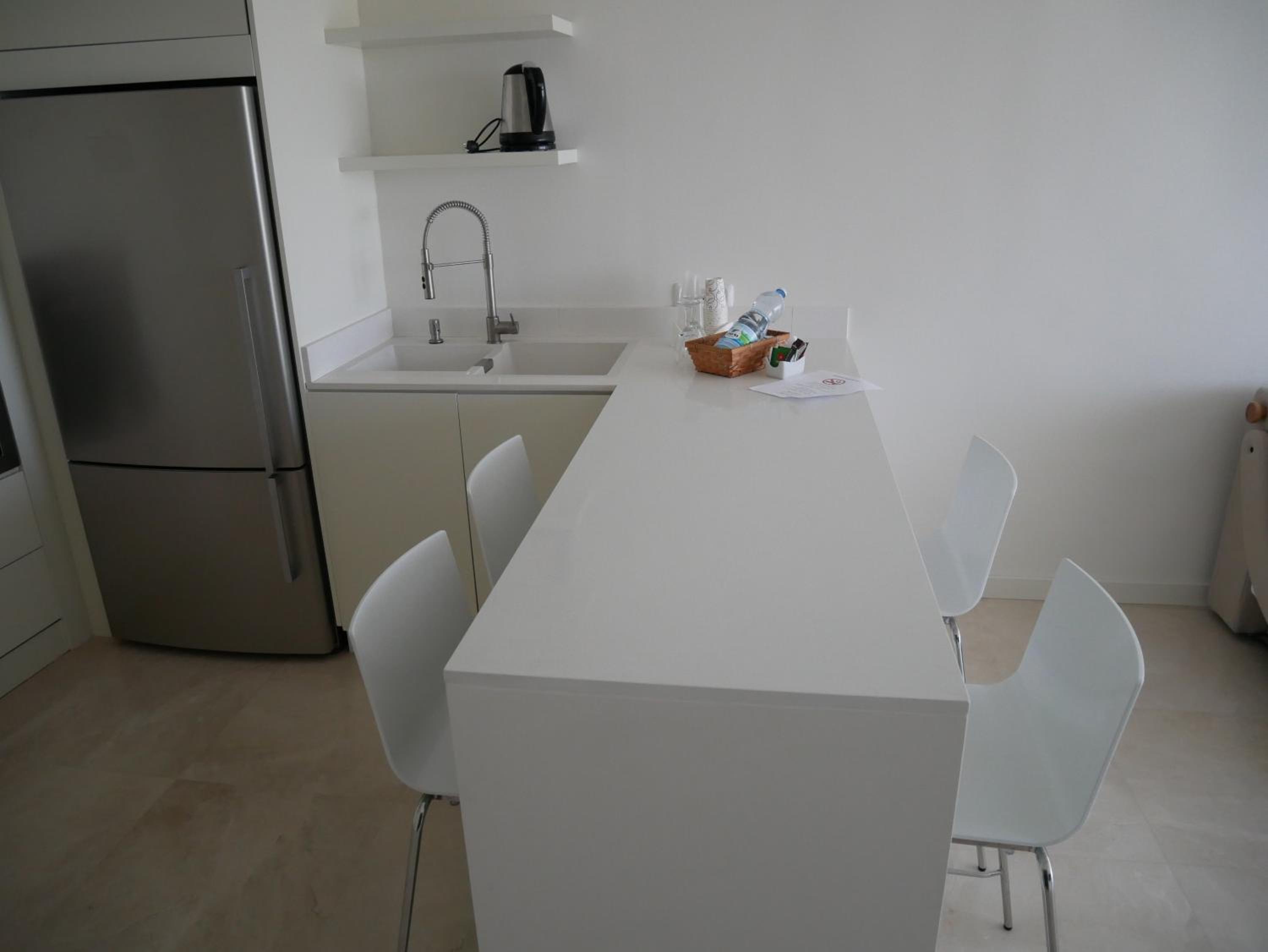 Deluxe Two-Bedroom Apartment with Garden View photo 3
