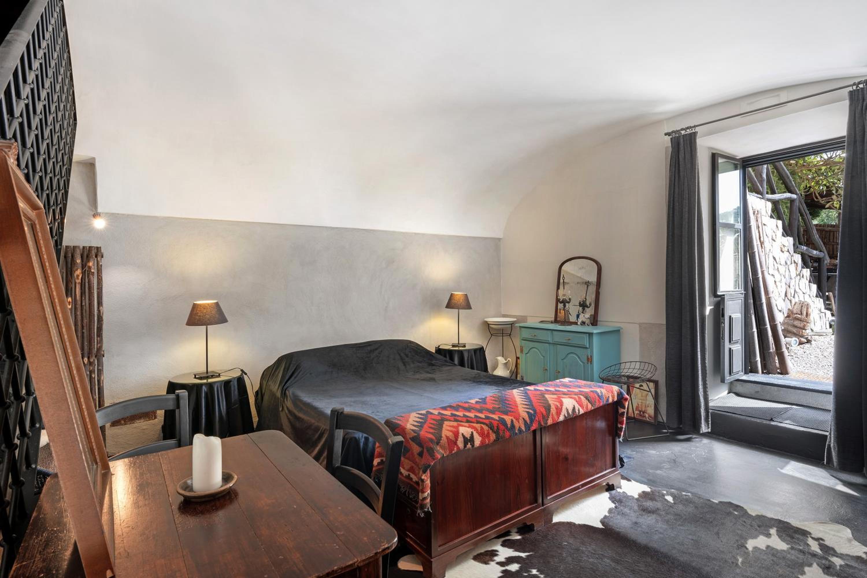 Studio with Mountain View