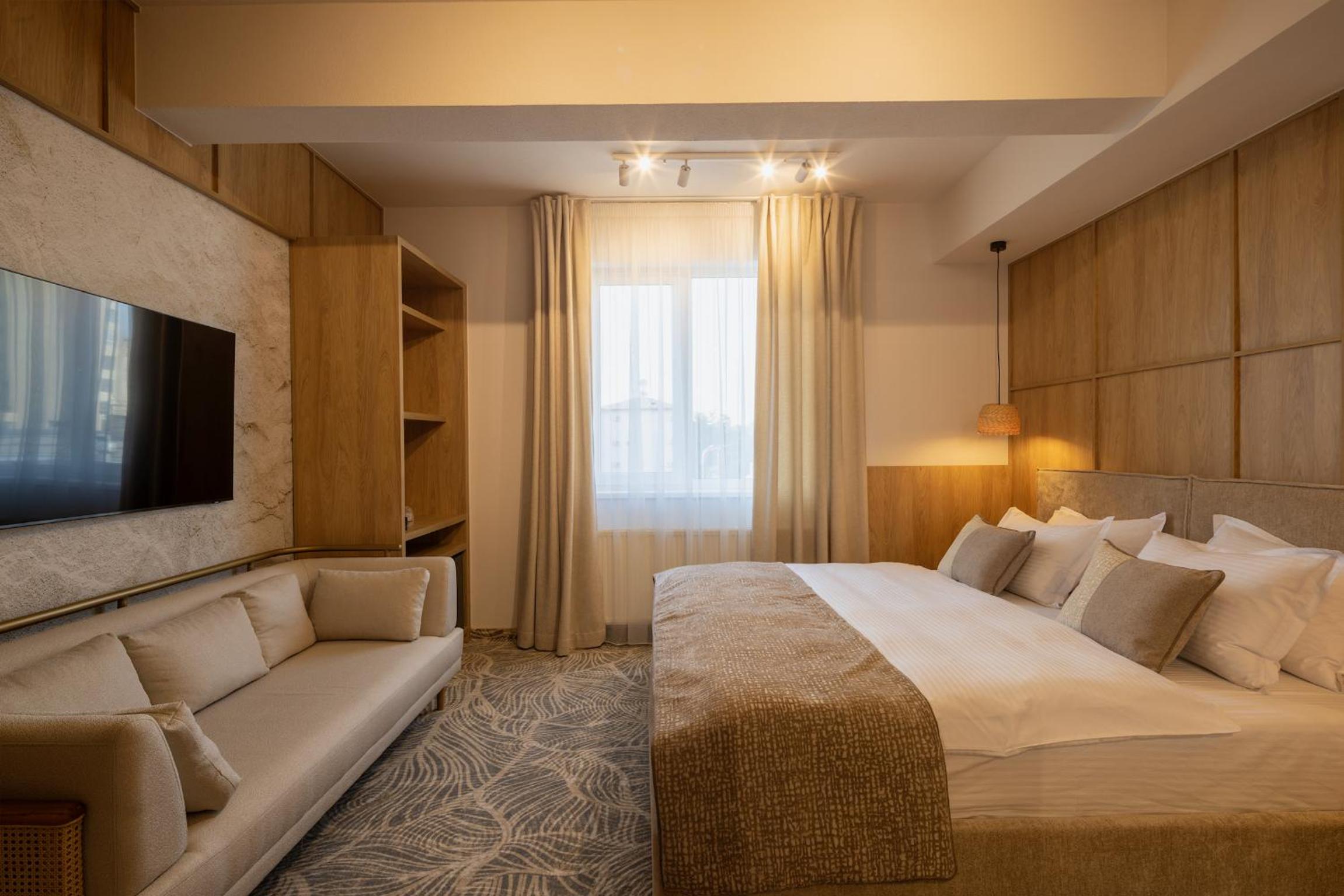 Superior King Room photo 3