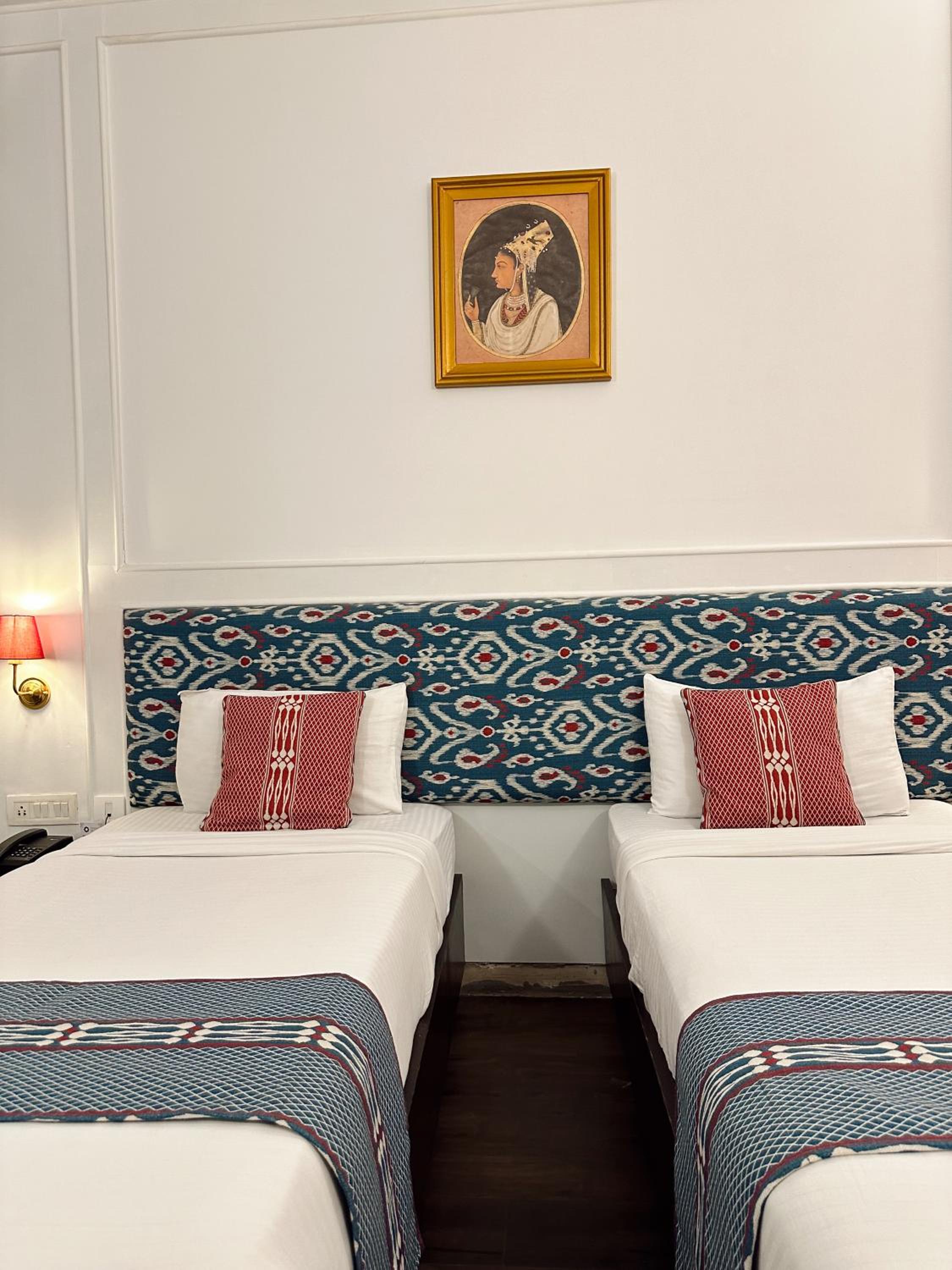 Deluxe Twin Room - Photo 8