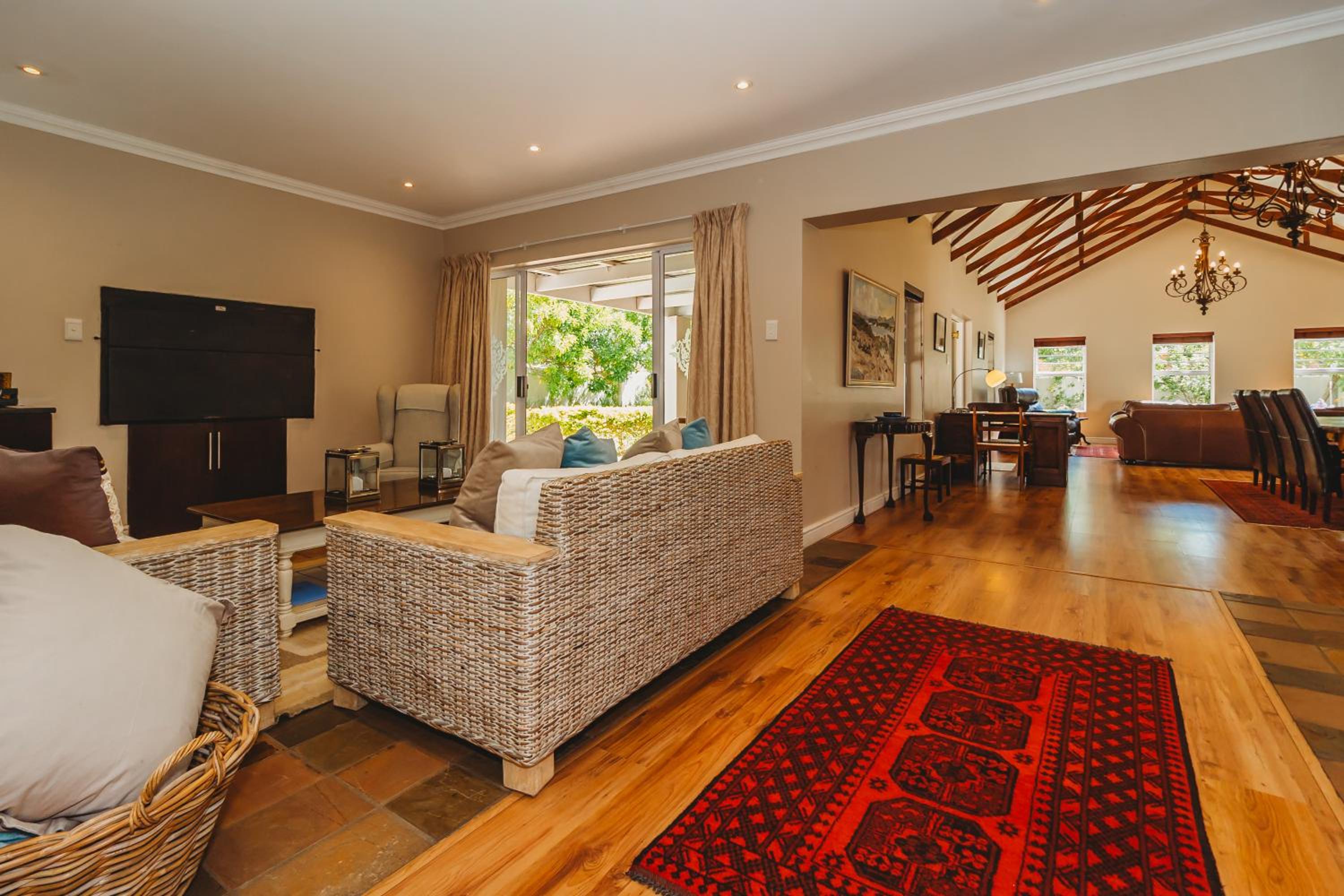 Villa photo 1