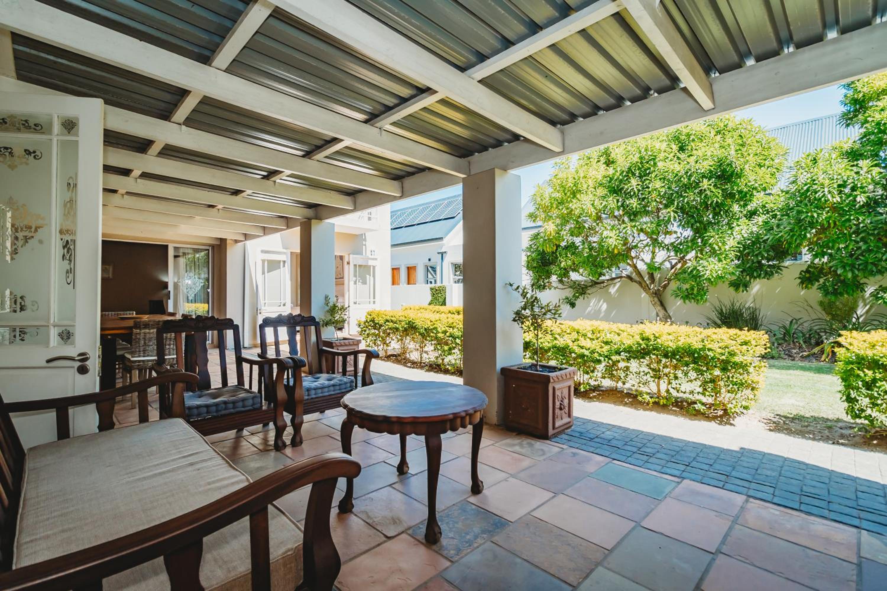 Villa photo 3