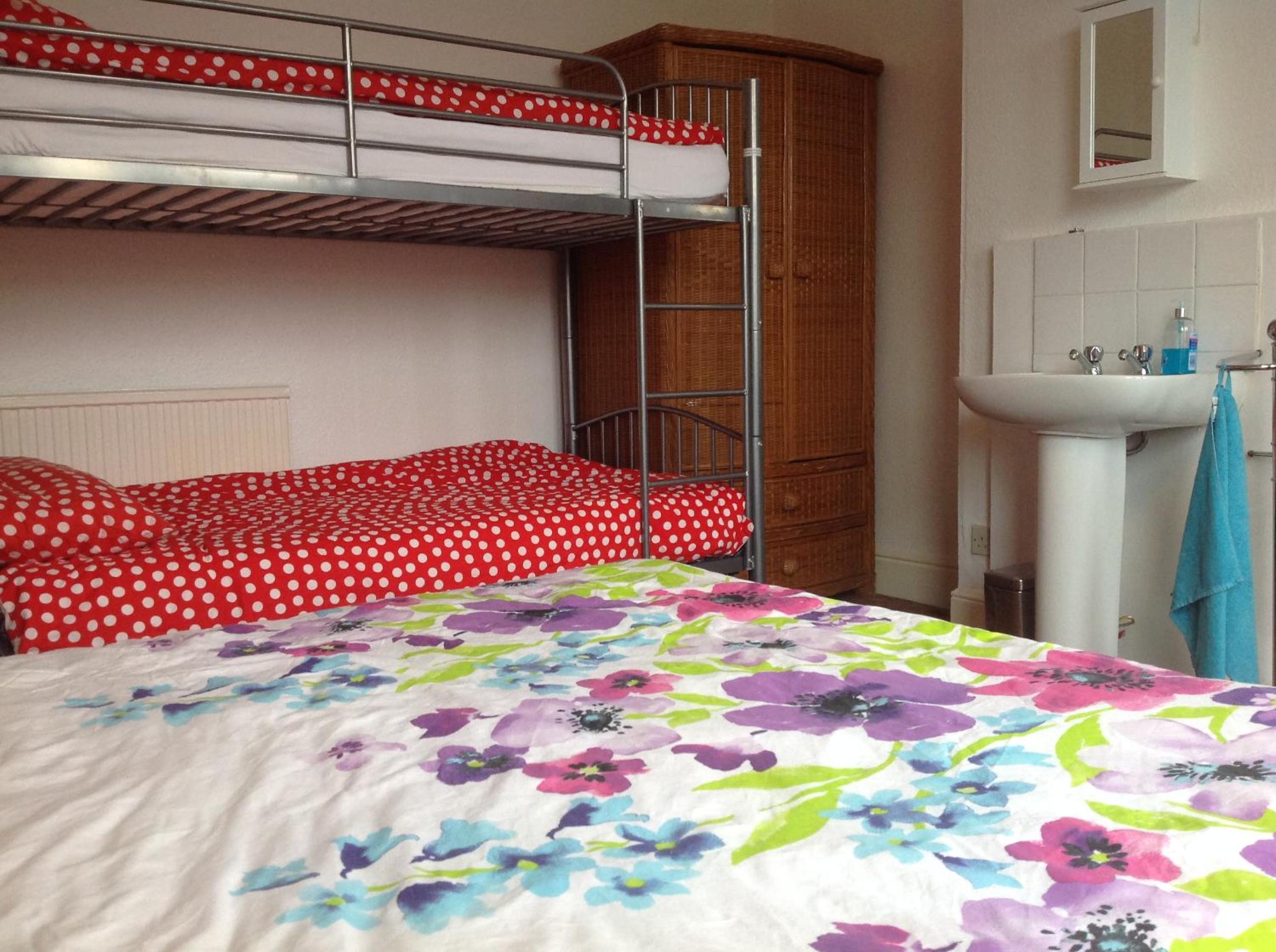 Large Triple Room with Shared Bathroom
