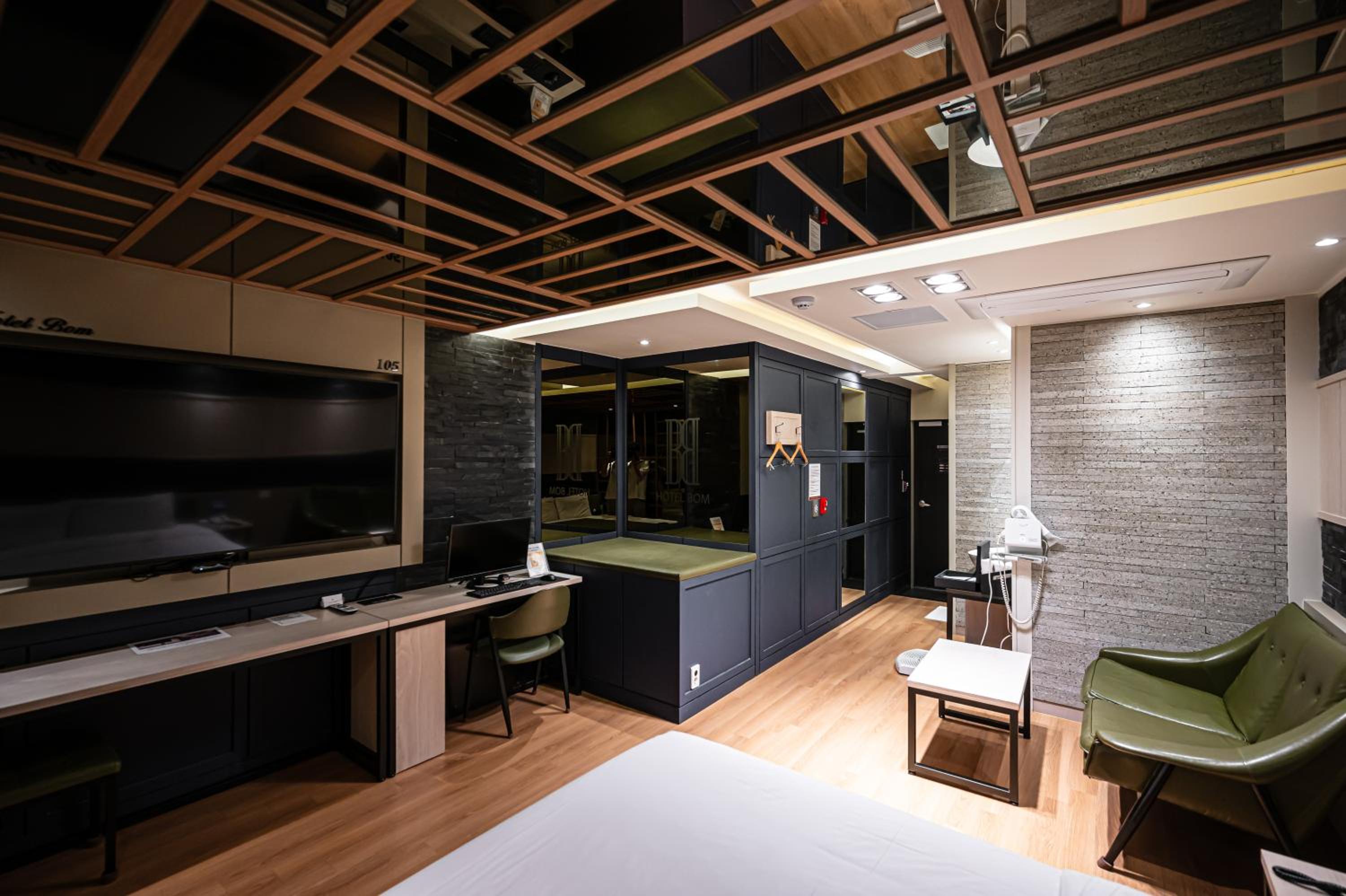 Double Room - Photo 2