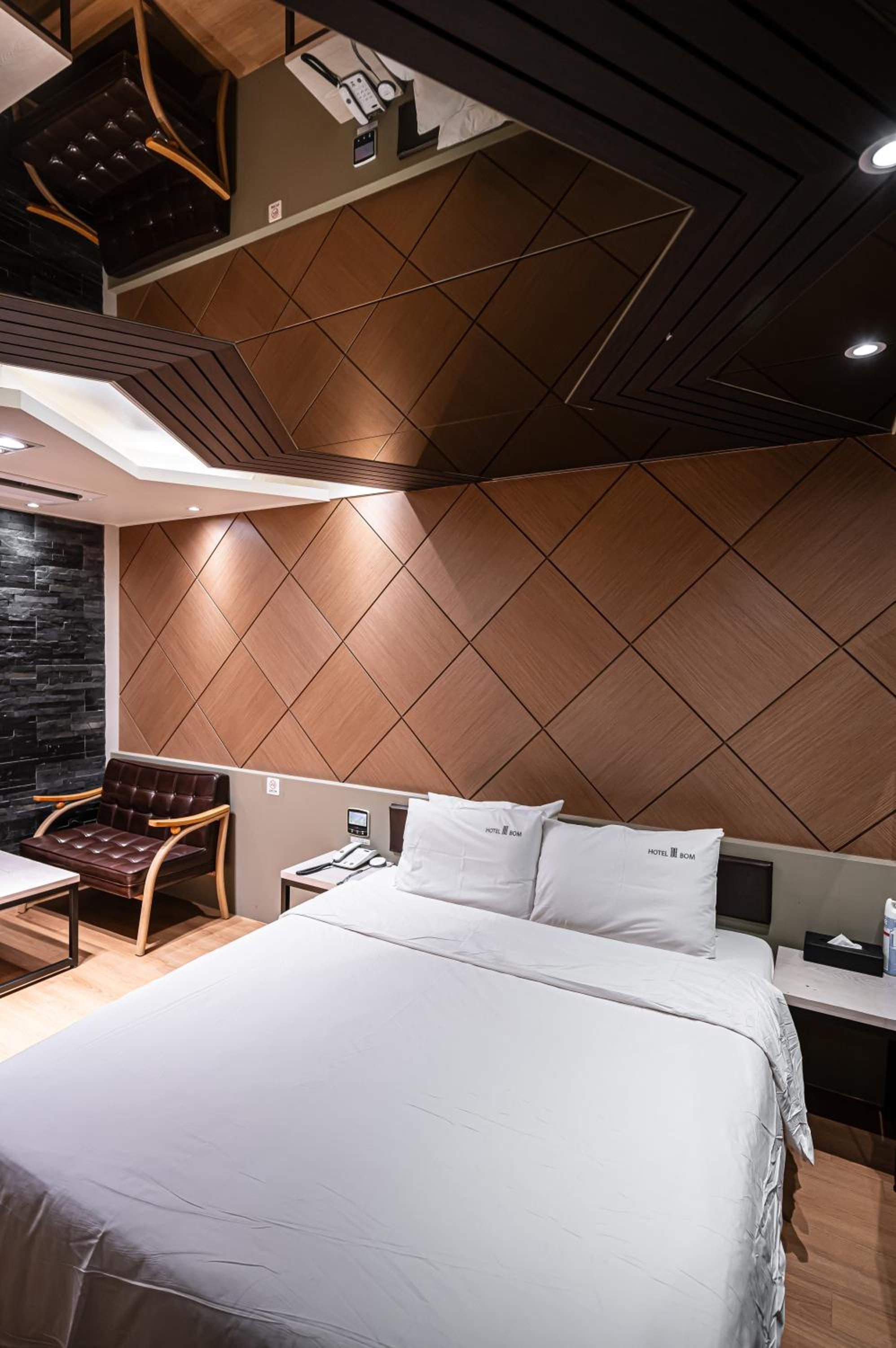 Double Room - Photo 4