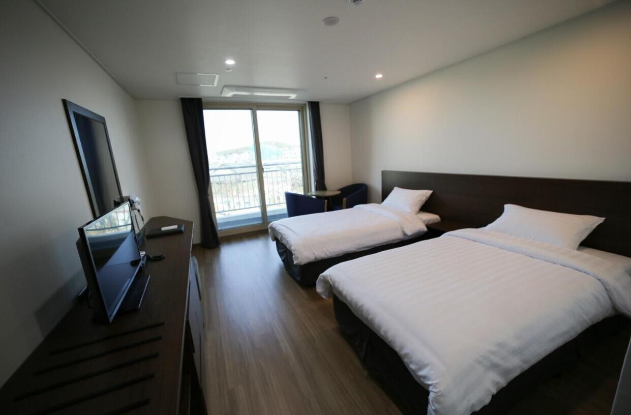 Standard Twin Room - Photo 1