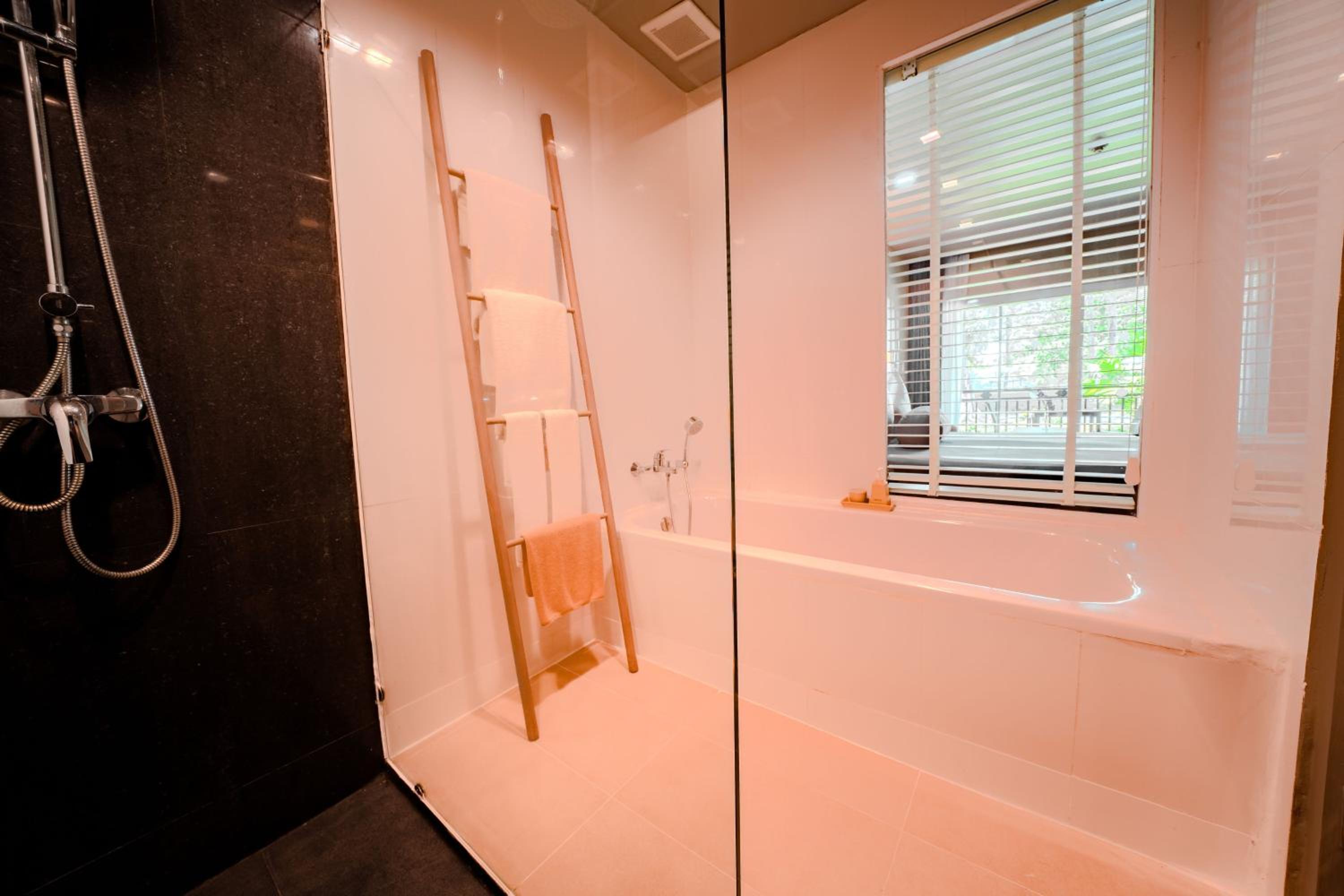 Deluxe Double or Twin Room photo 3