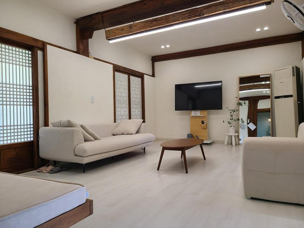 Family Room photo 2