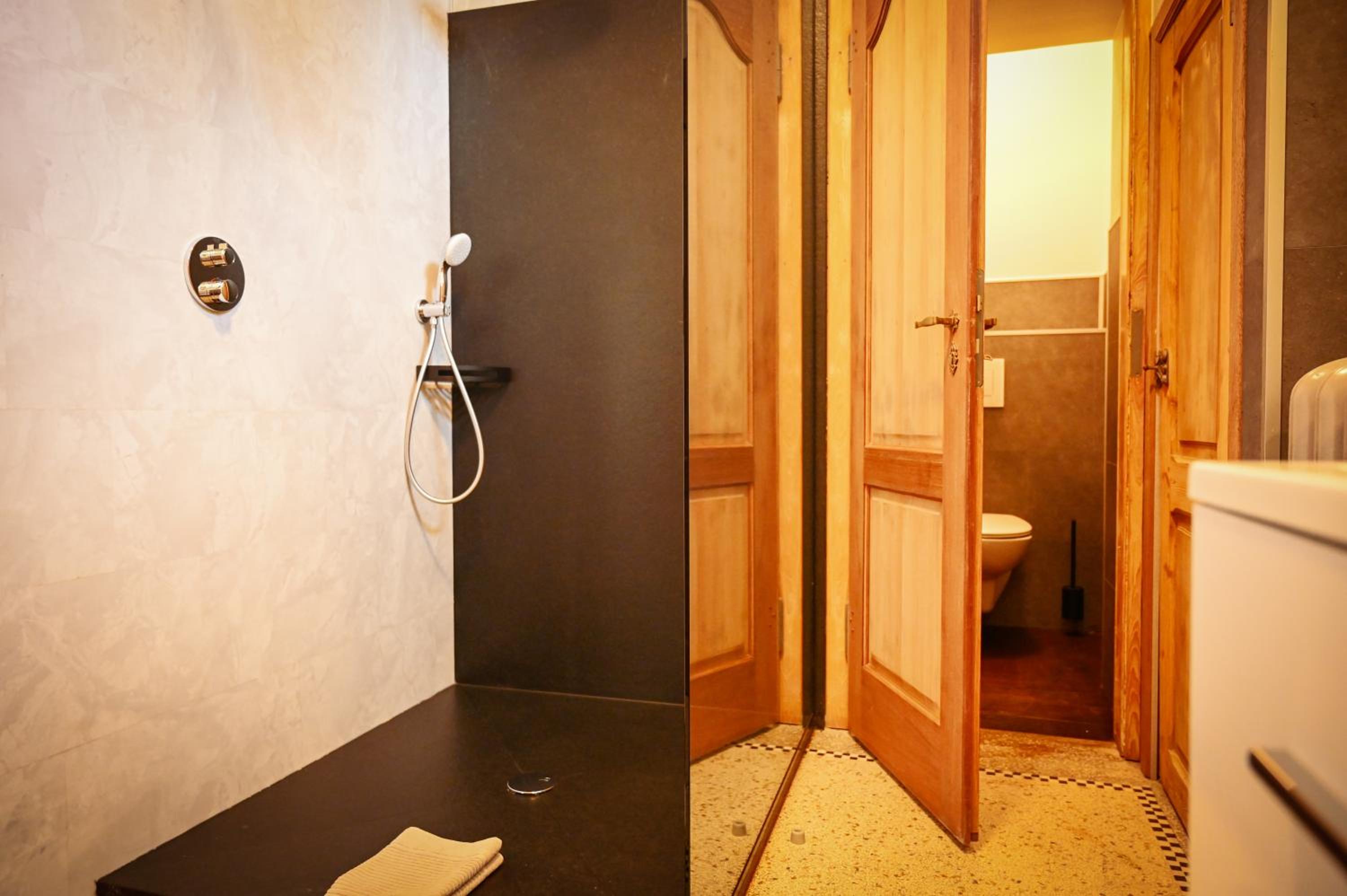 Two-Bedroom Apartment with Terrace photo 3
