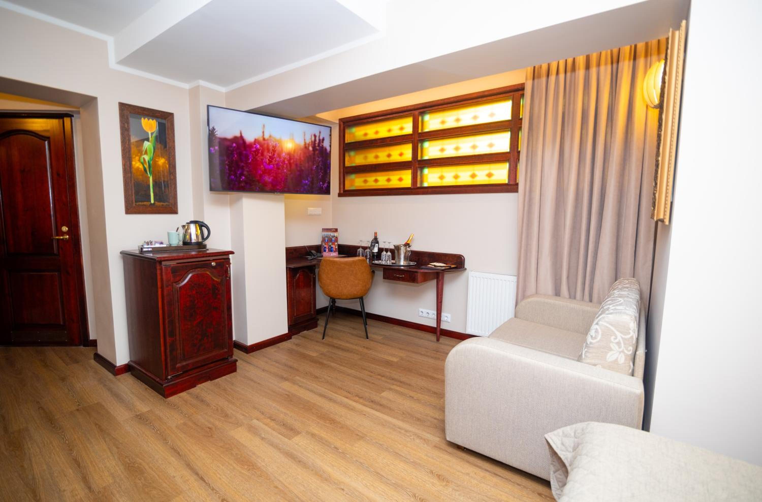 Double Room with No External View photo 2