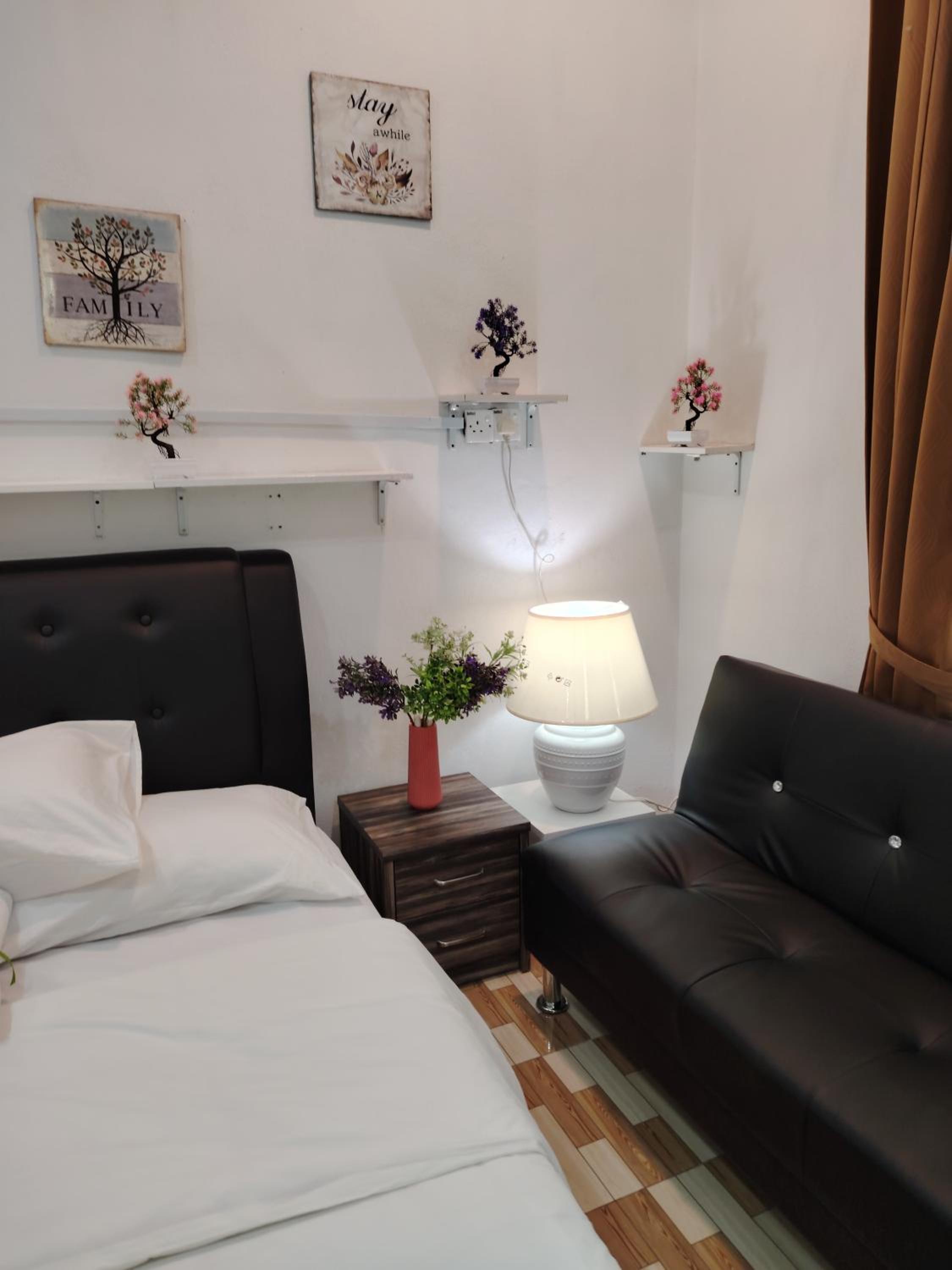 Double Room with Private Bathroom photo 2