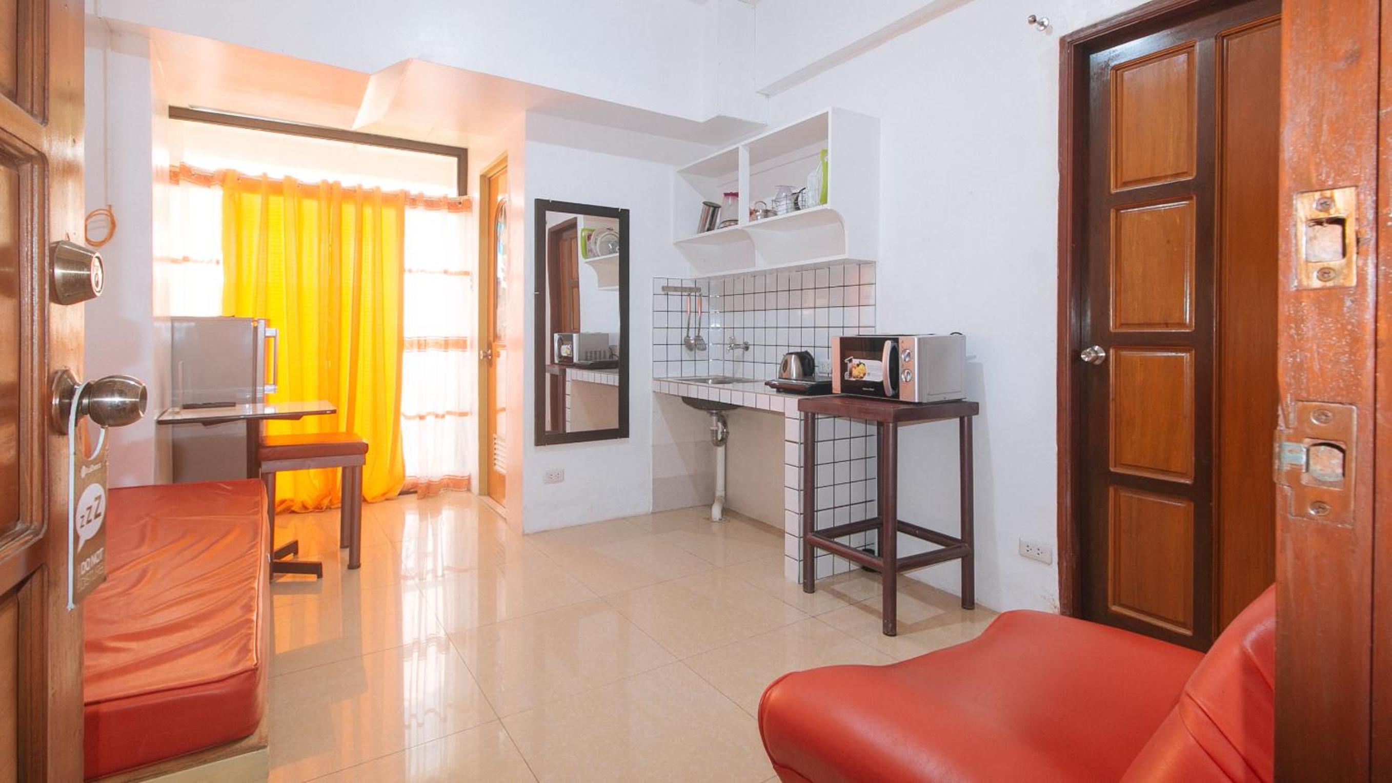 Family Room - Photo 11