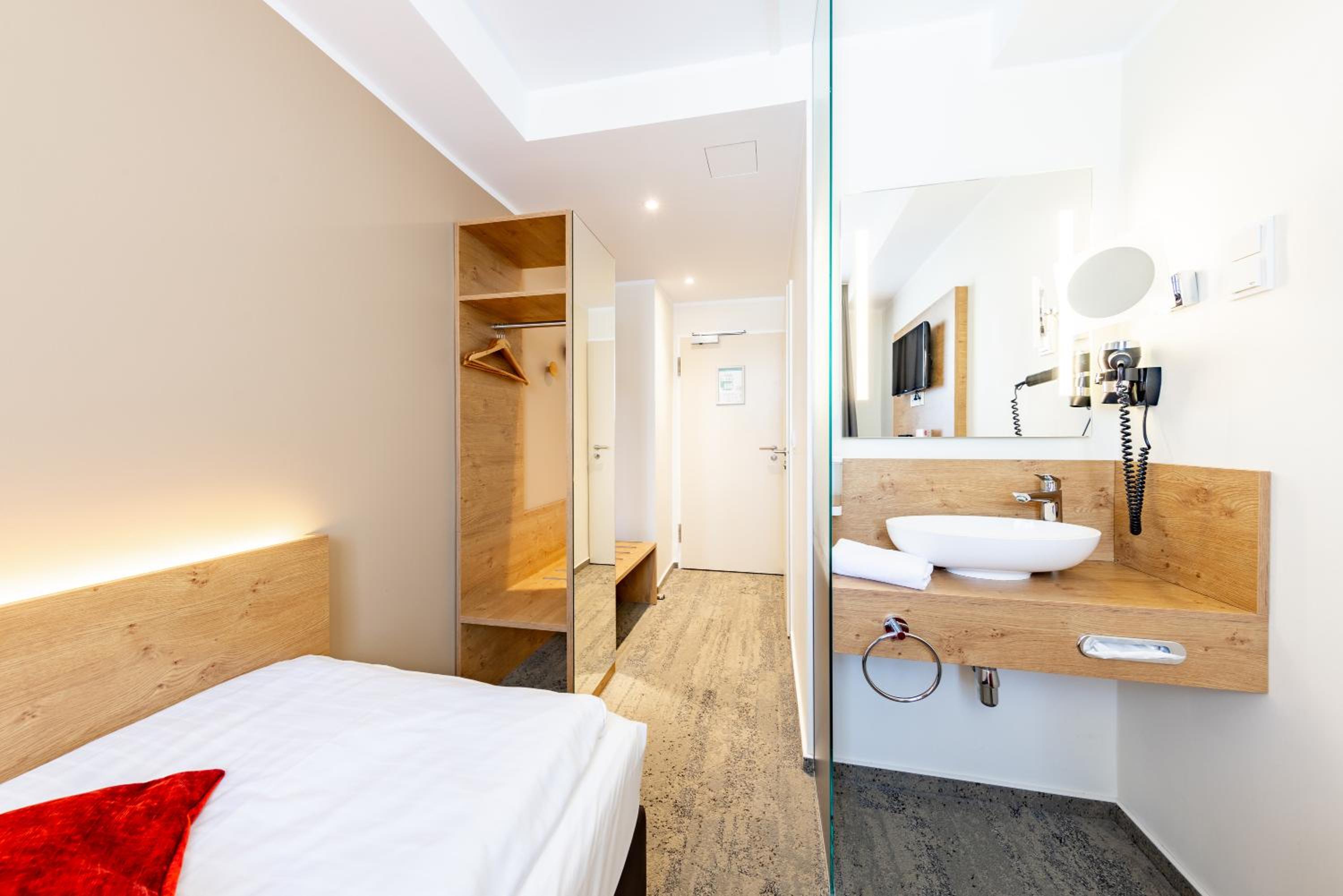 Standard Single Room photo 3