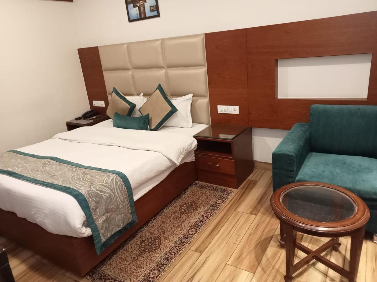 Royale Deluxe Room photo 3