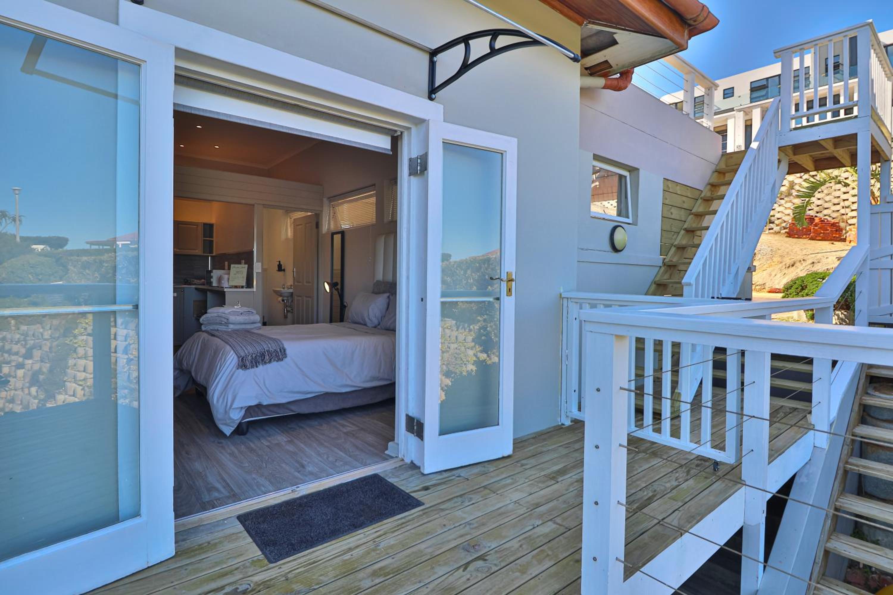 Studio with Sea View - Photo 28