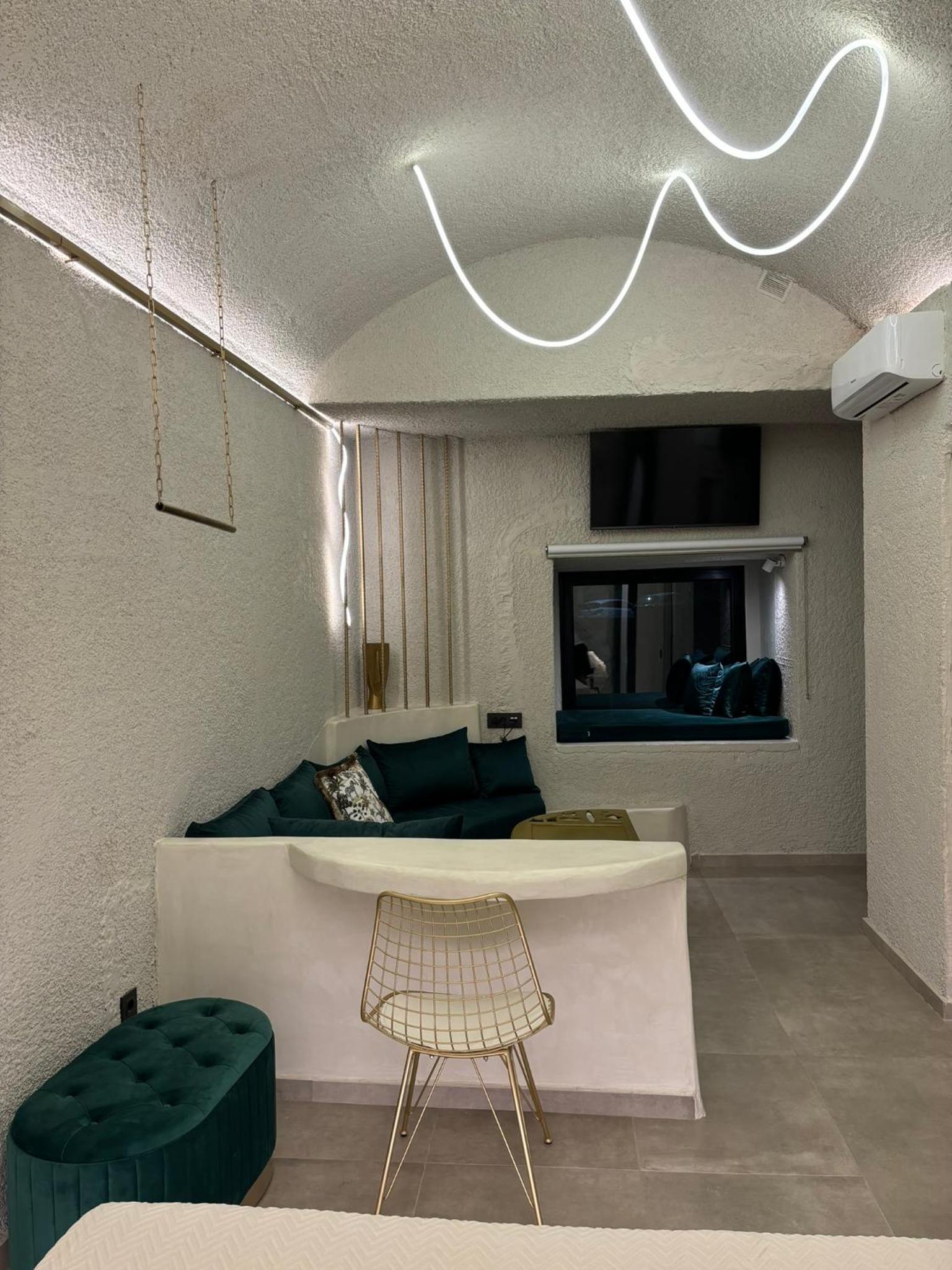 Standard Double Room - Photo 15