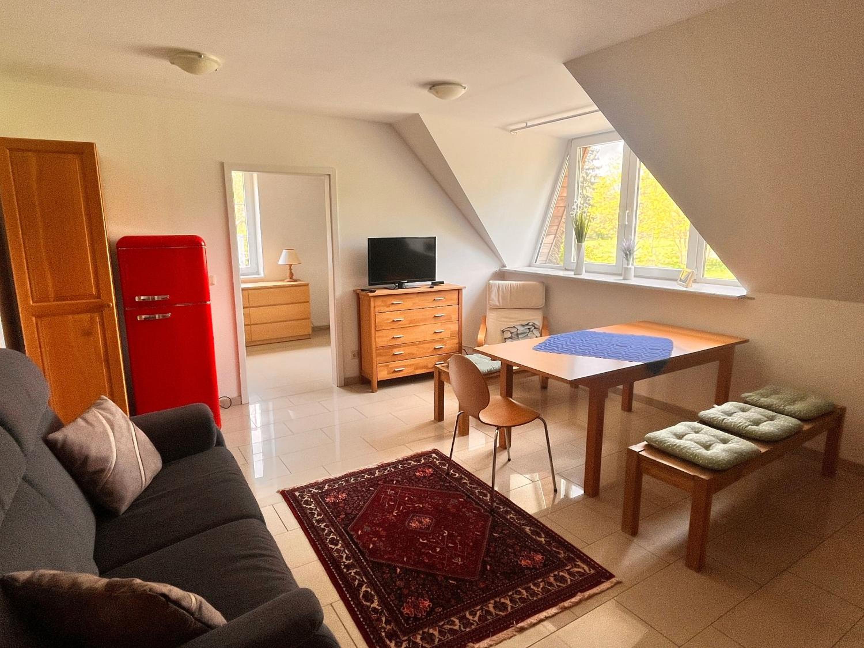 Three-Bedroom Apartment with Shower photo 2