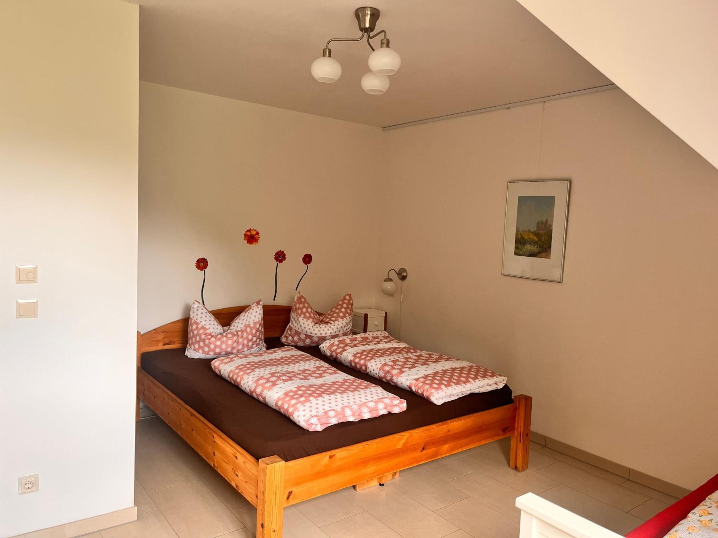 One-Bedroom Apartment with Shower photo 2