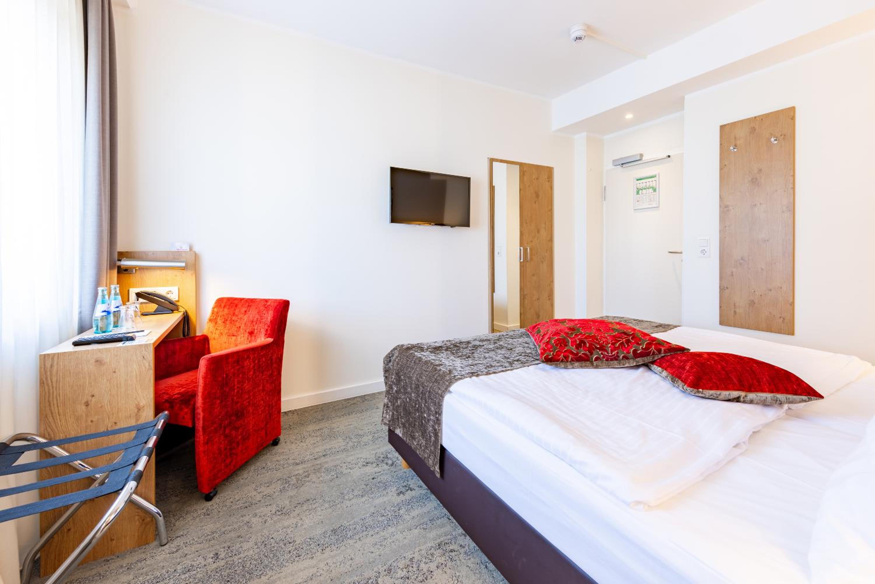 Standard Double Room photo 3
