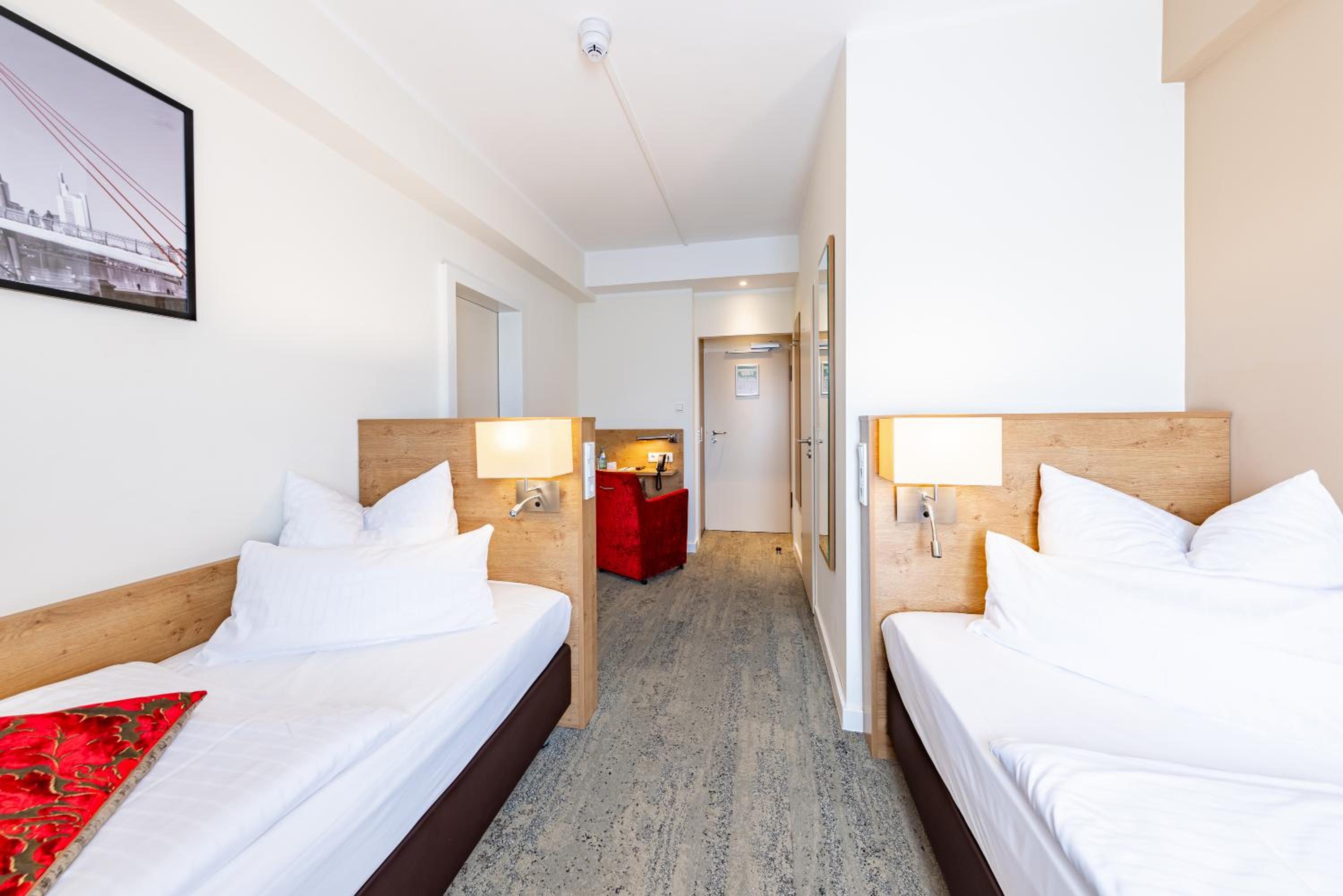 Twin Room - Photo 1
