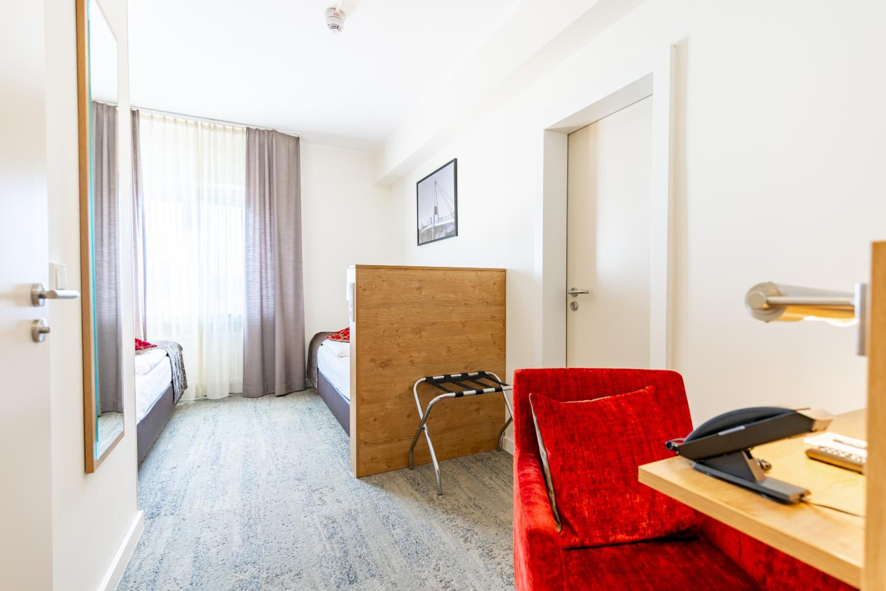 Twin Room - Photo 2