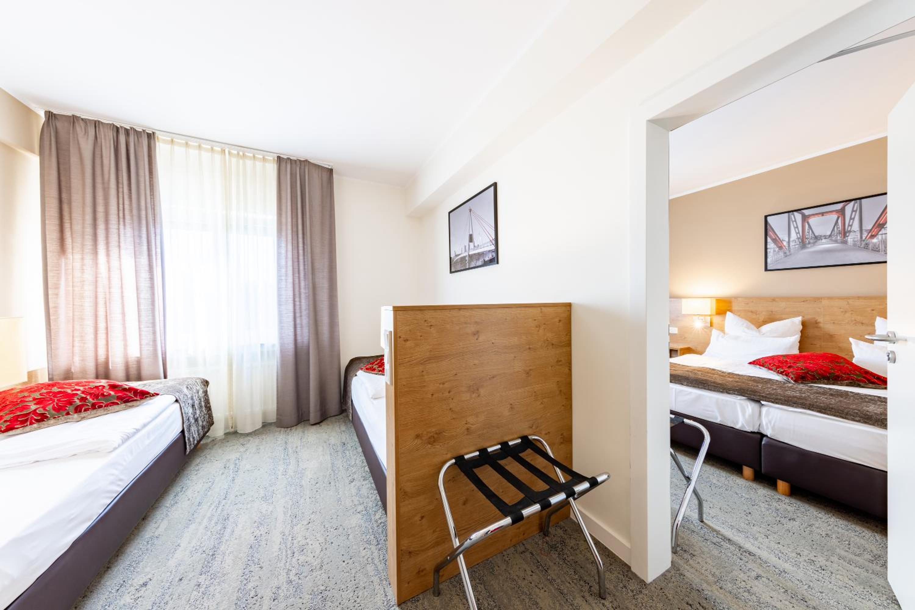 Twin Room - Photo 5