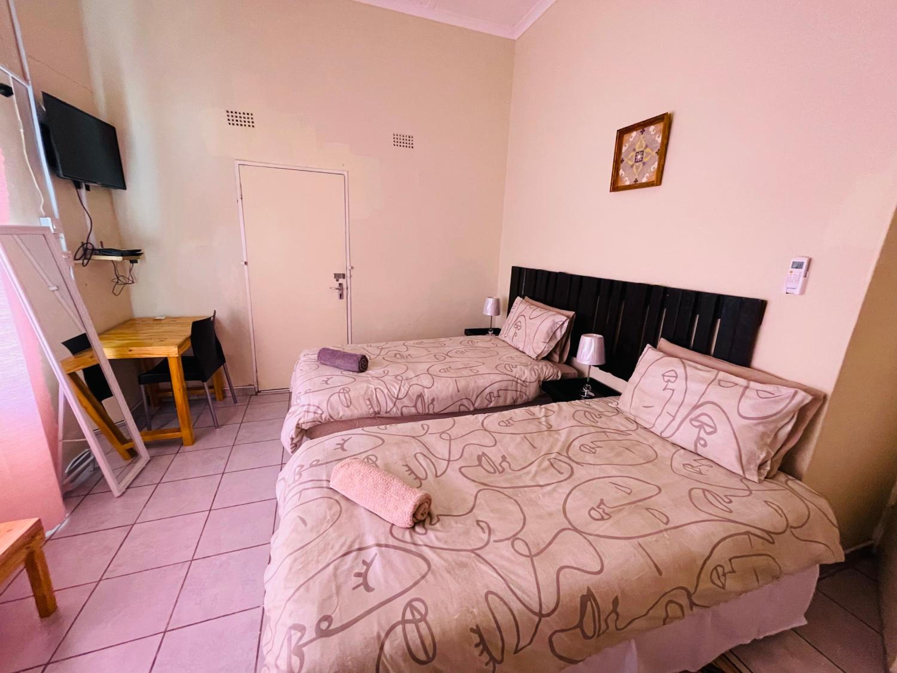 Double or Twin Room photo 2
