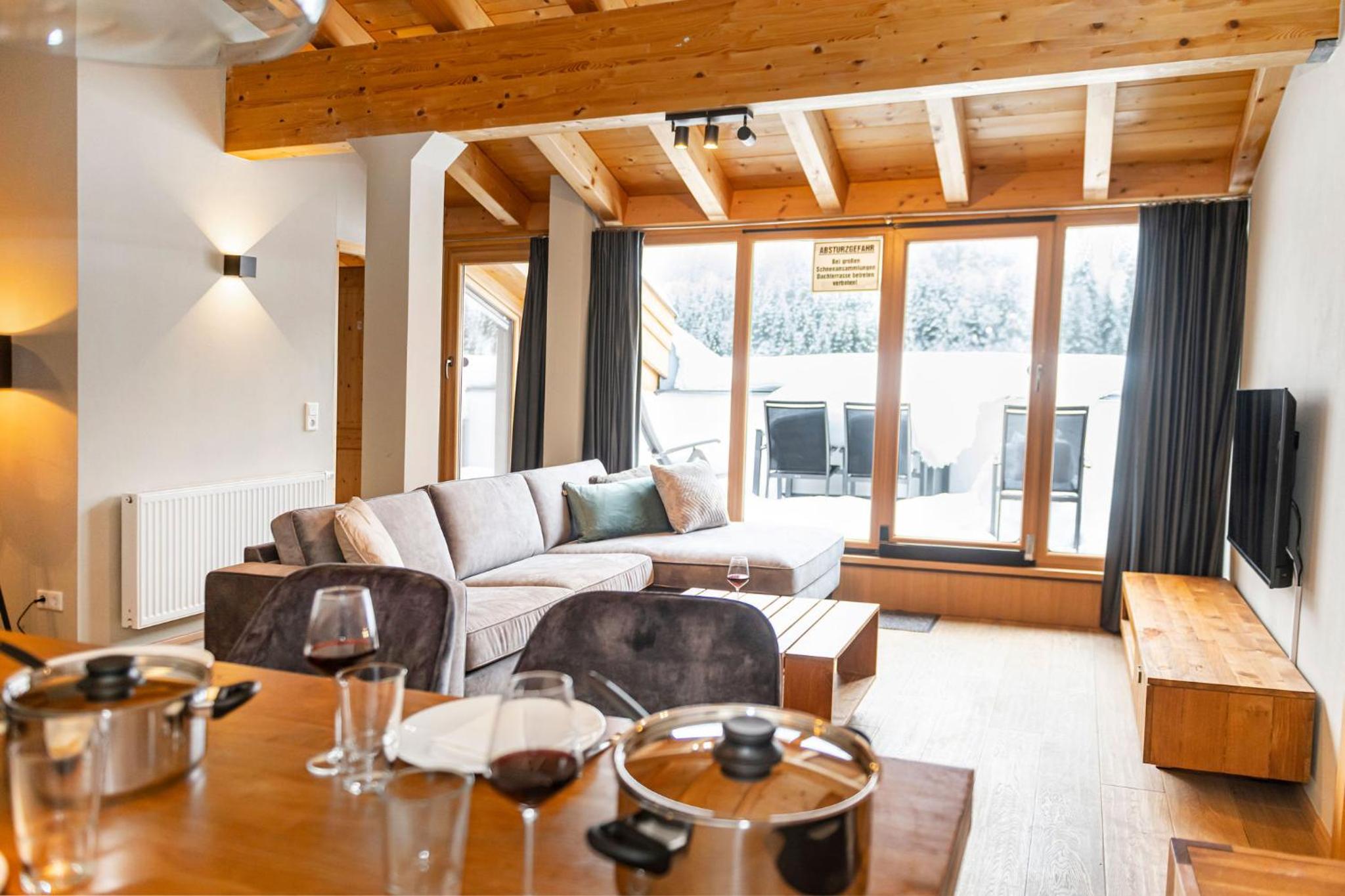 Three-Bedroom Apartment with Balcony photo 1