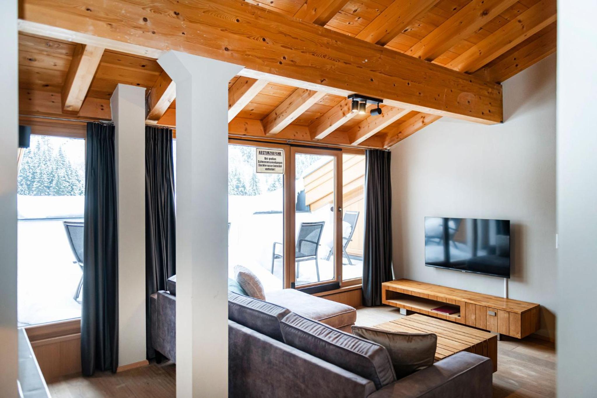 Three-Bedroom Apartment with Balcony photo 2