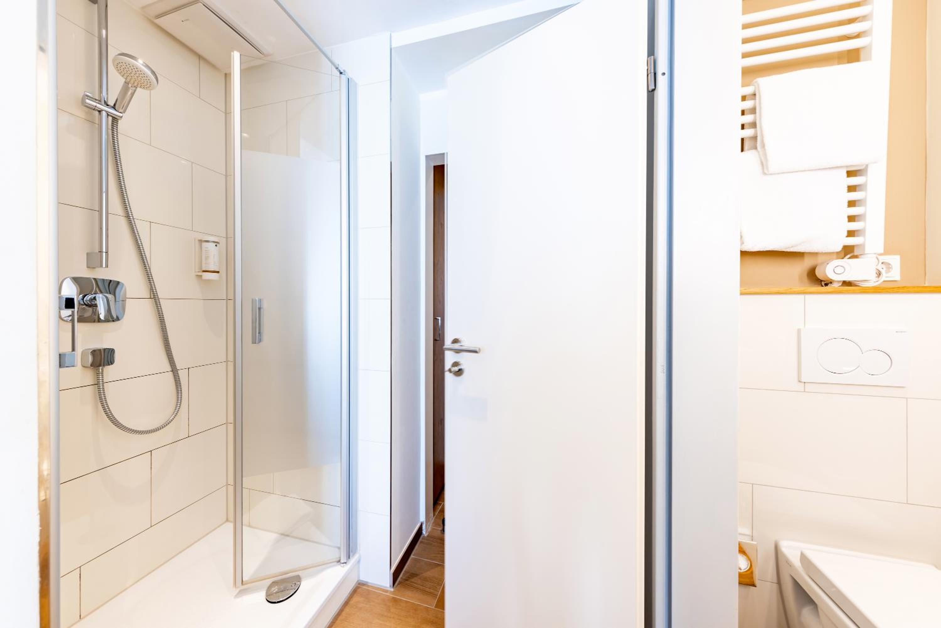 Standard Double Room - Photo 4