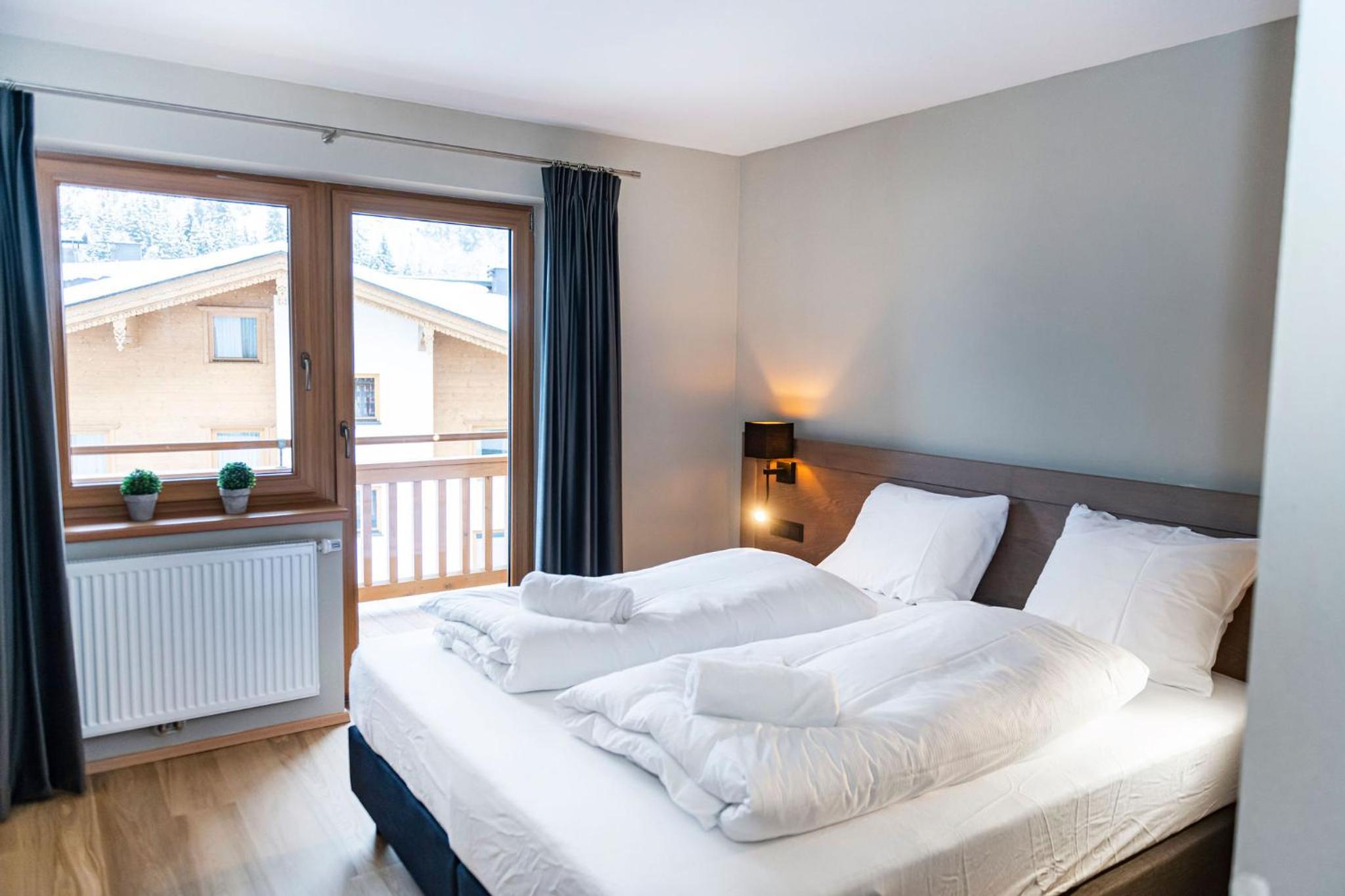 Three-Bedroom Apartment with Mountain View photo 2