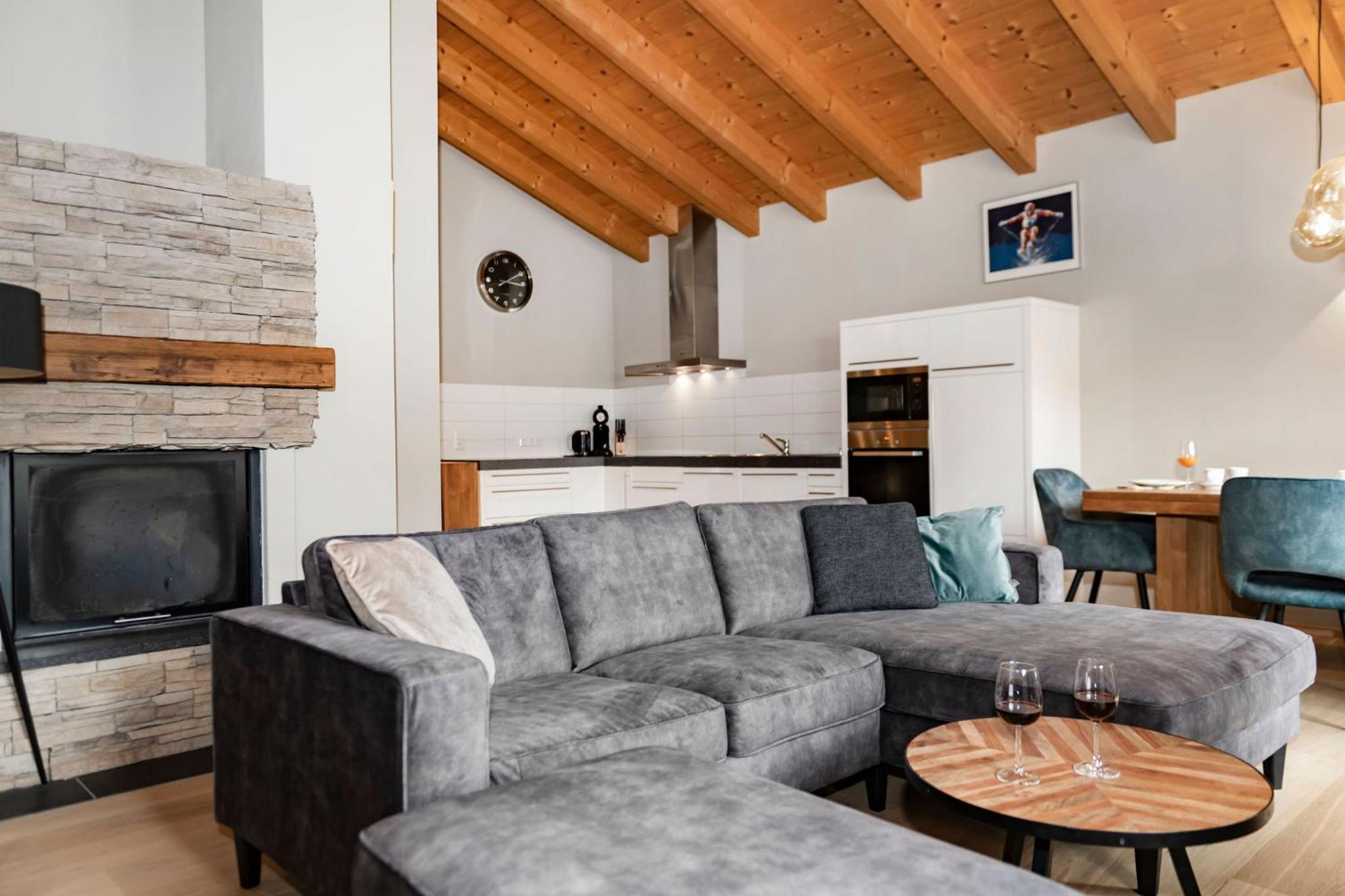 Three-Bedroom Apartment with Mountain View photo 1